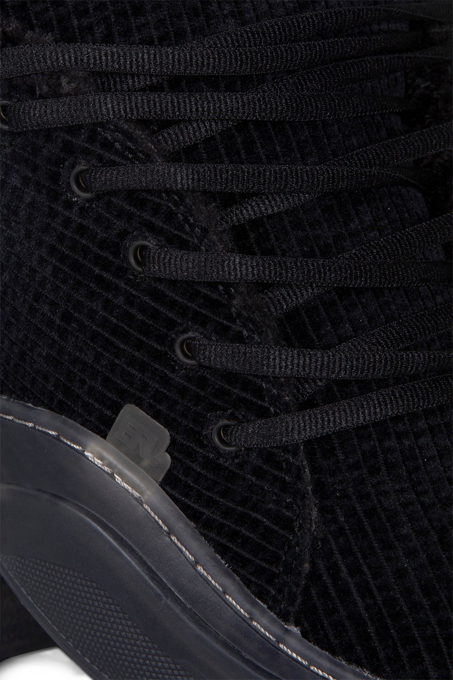 ERL – UNISEX CORDUROY VAMP SNEAKERS PIRATE BLACK 4