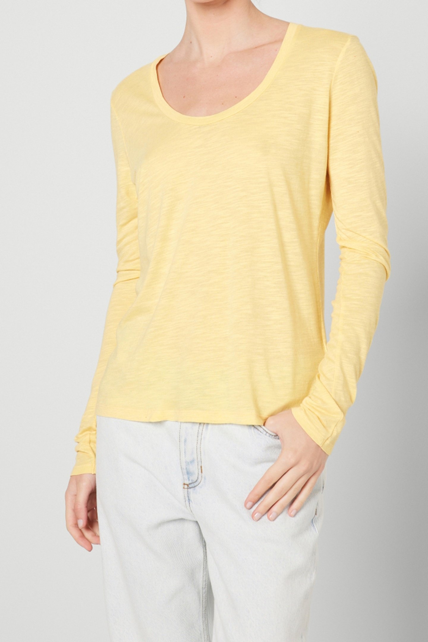 U-SHAPED NECK LONG-SLEEVED T-SHIRT 1