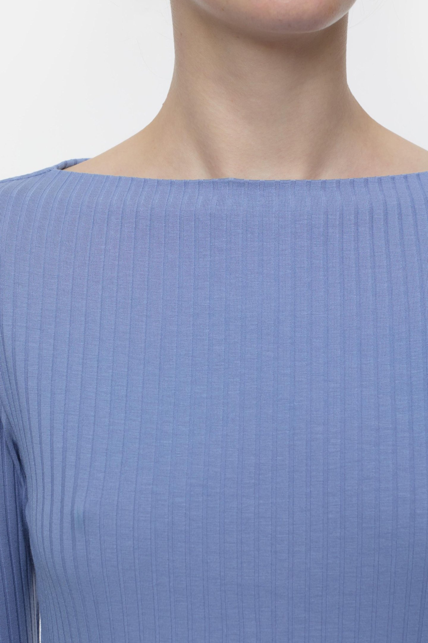 STRAIGHT NECK LONGSLEEVE T-SHIRTS BLUE HORIZON 10