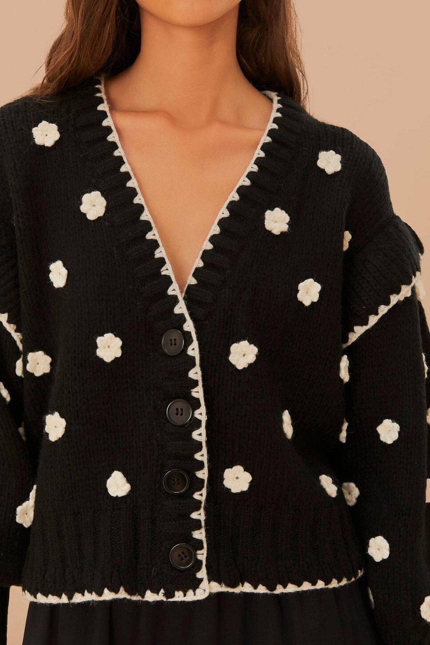 BLACK AND WHITE FLOWERS KNIT CARDIGAN 4