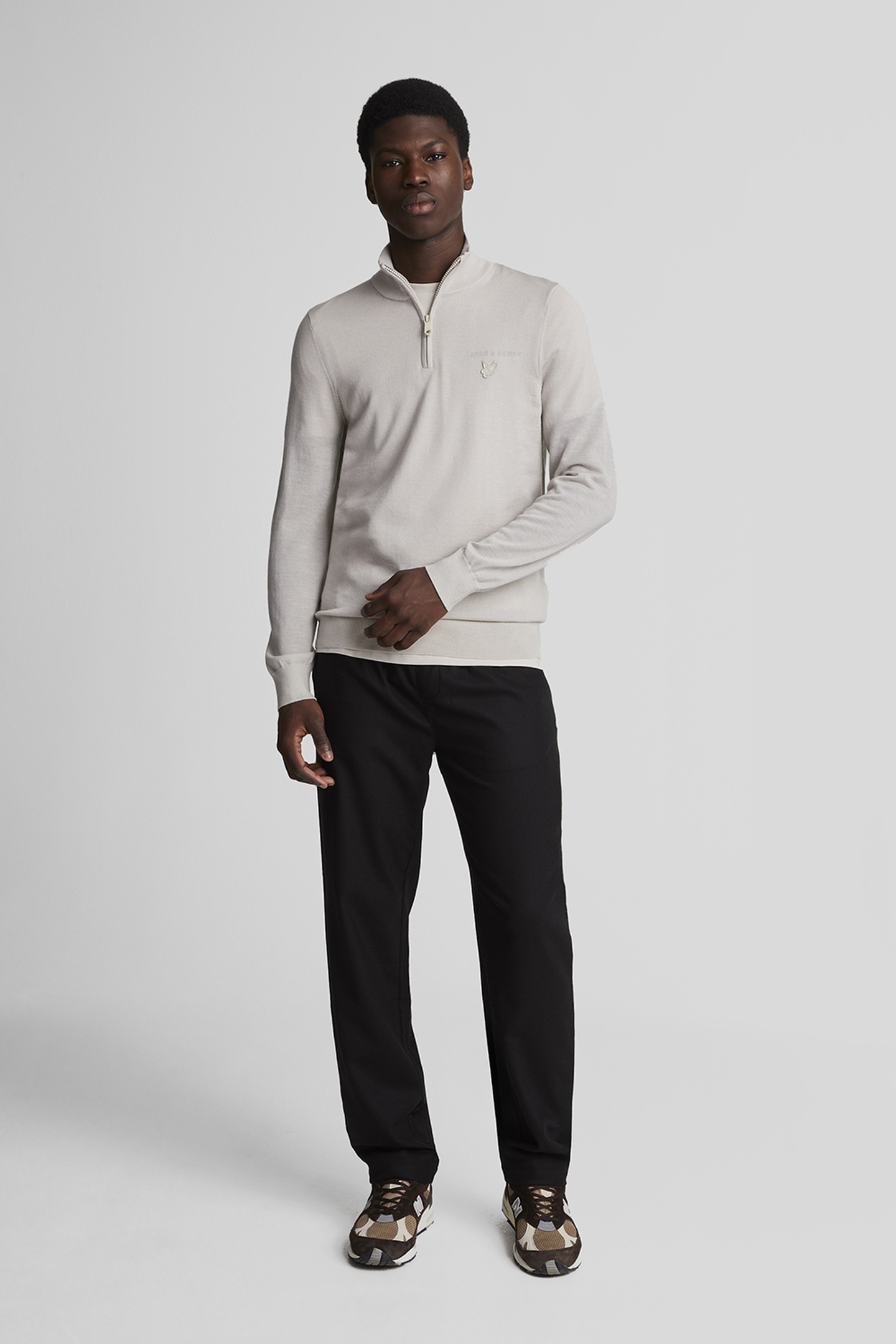 TONAL EAGLE MERINO QUARTER ZIP JUMPER COVE by Lyle & Scott