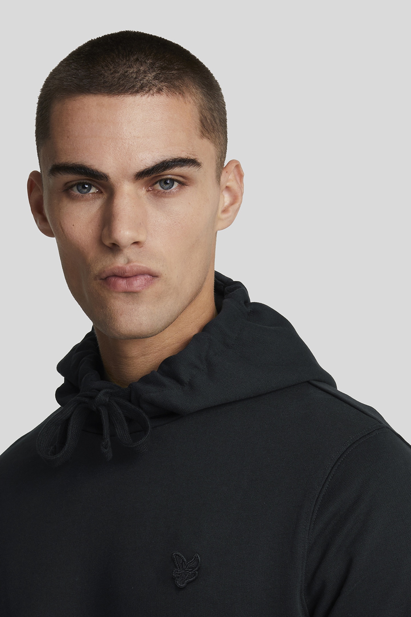 TONAL EAGLE PULLOVER HOODIE JET BLACK 4