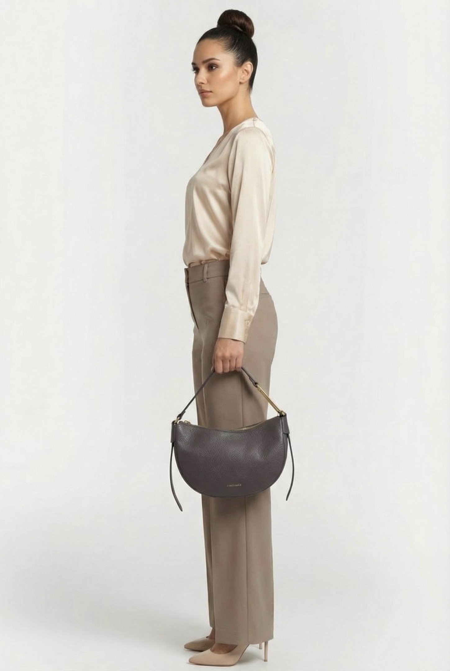 SHOULDER BAG IN BLACK 2