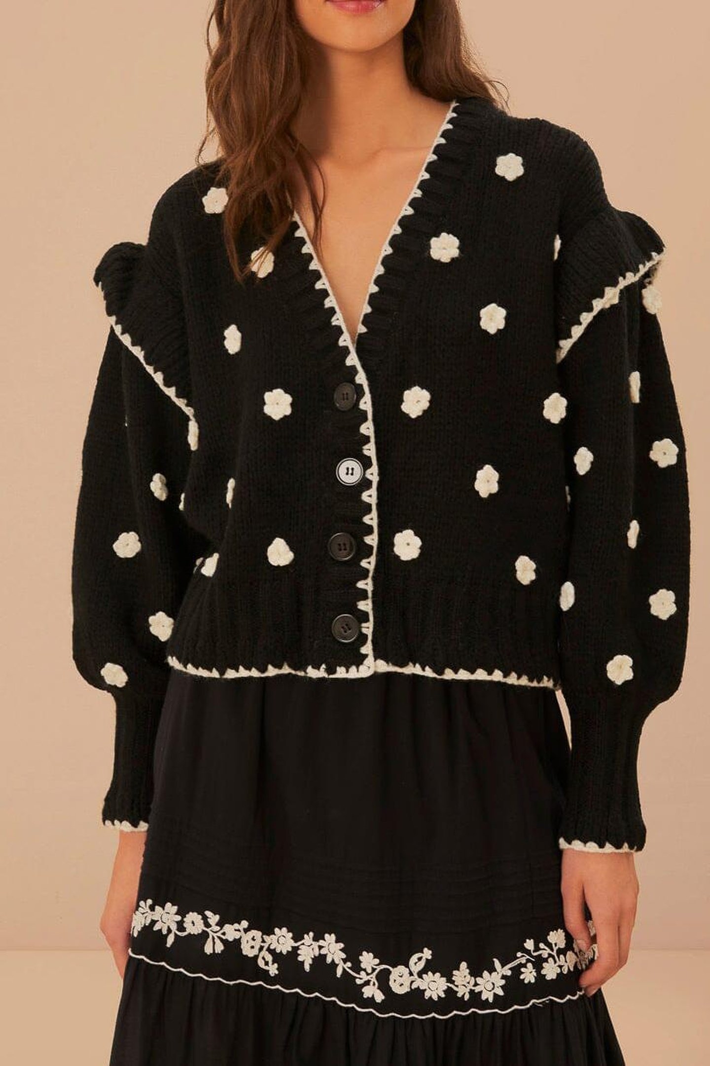 BLACK AND WHITE FLOWERS KNIT CARDIGAN 2