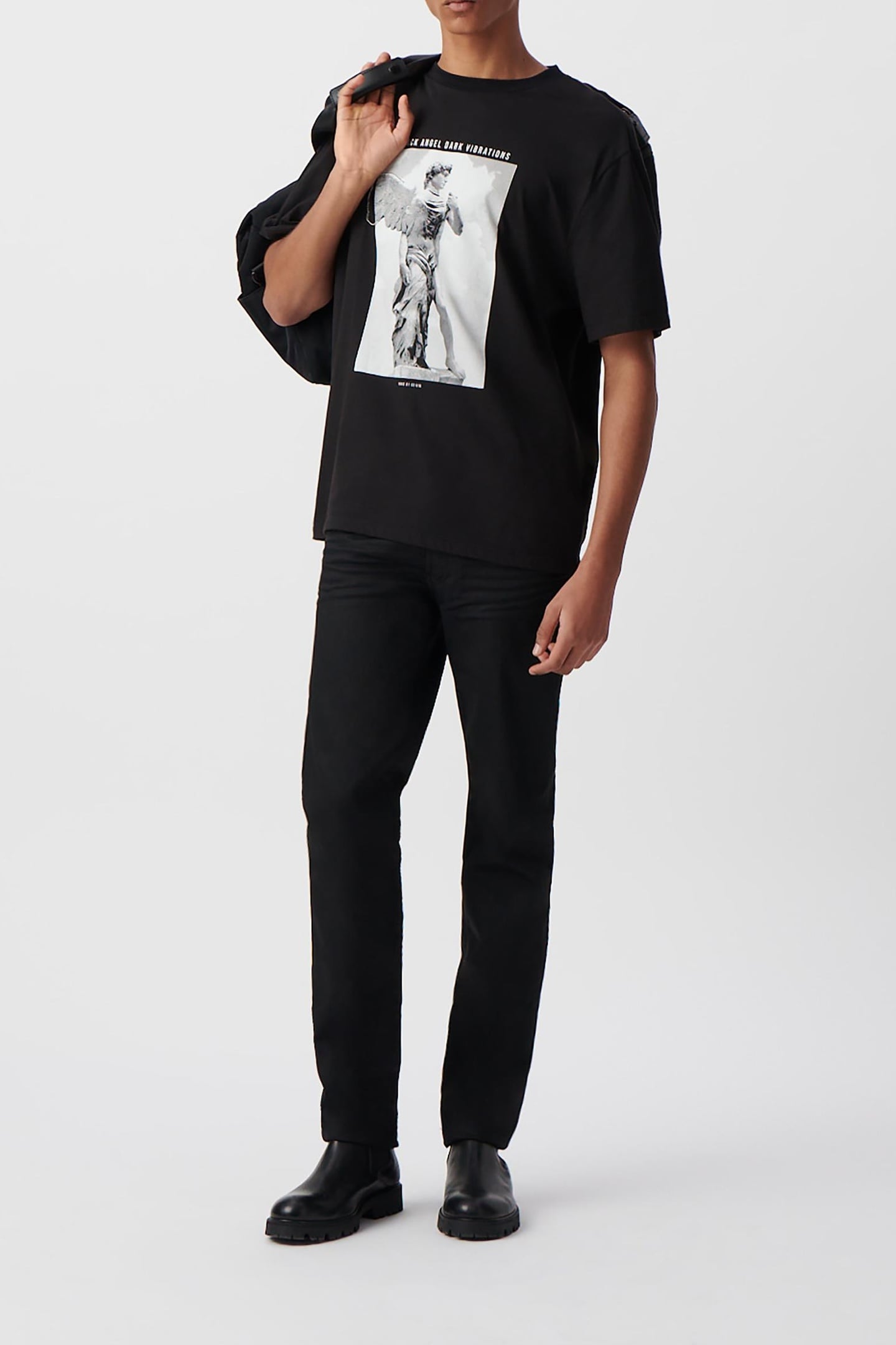 BLACK T-SHIRT WITH STATUE IMAGE AND EMBROIDERY 1