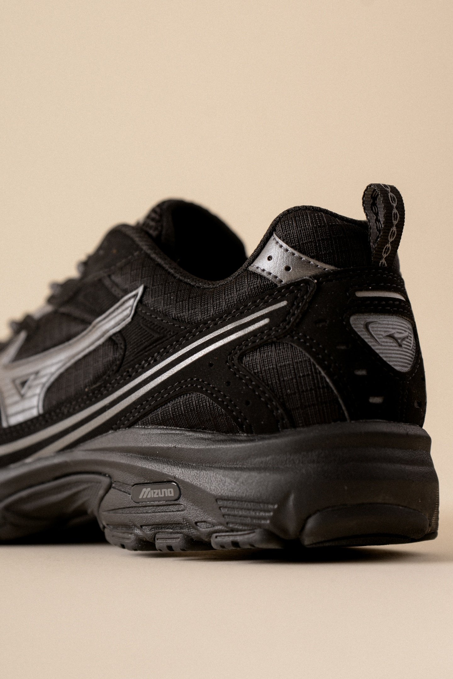 SHOE S.L.MXR UNISEX BLACK/METALLICGRAY 4