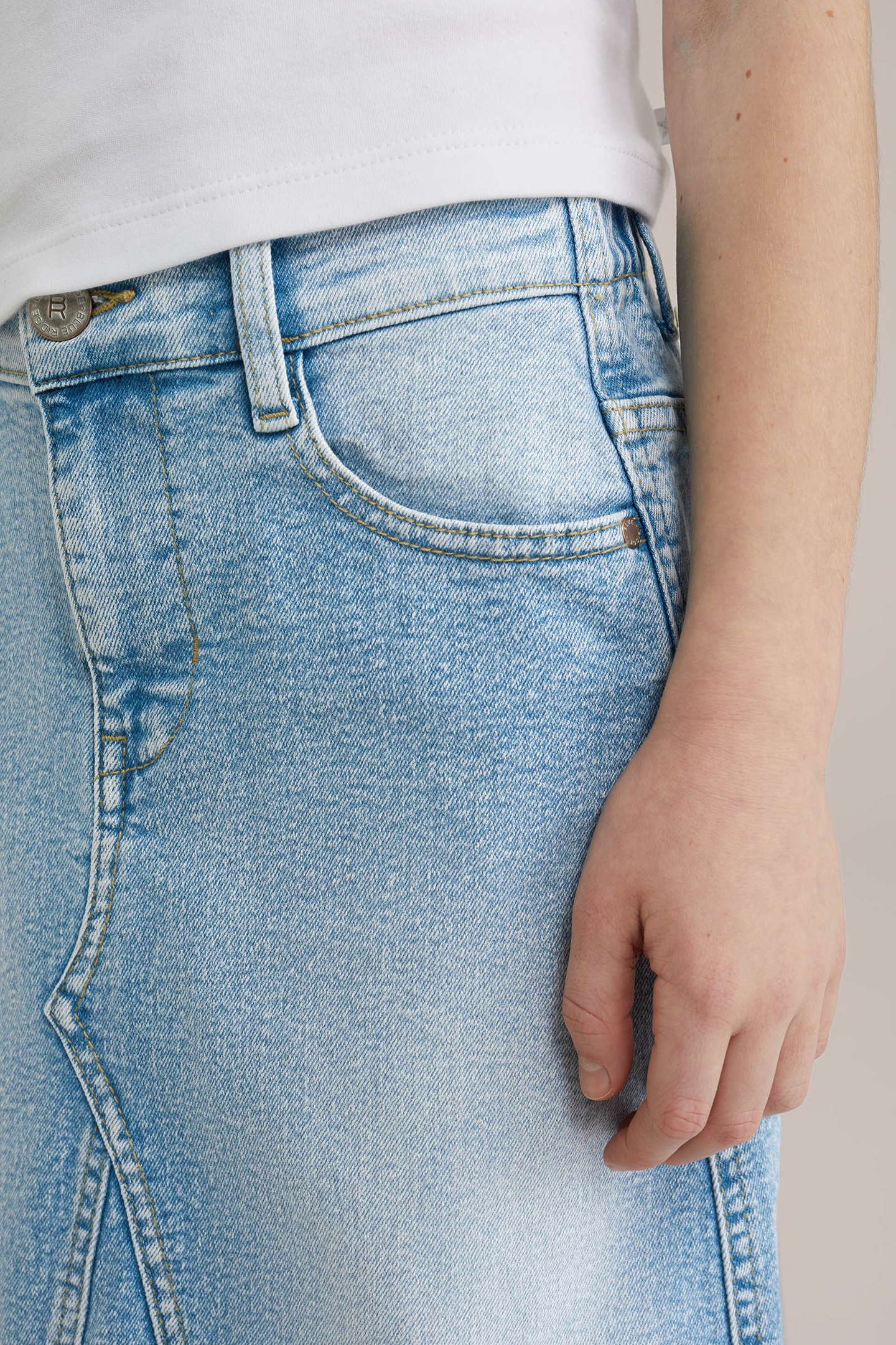 SKIRT MEDIUM LENGTH LIGHT BLUE 9