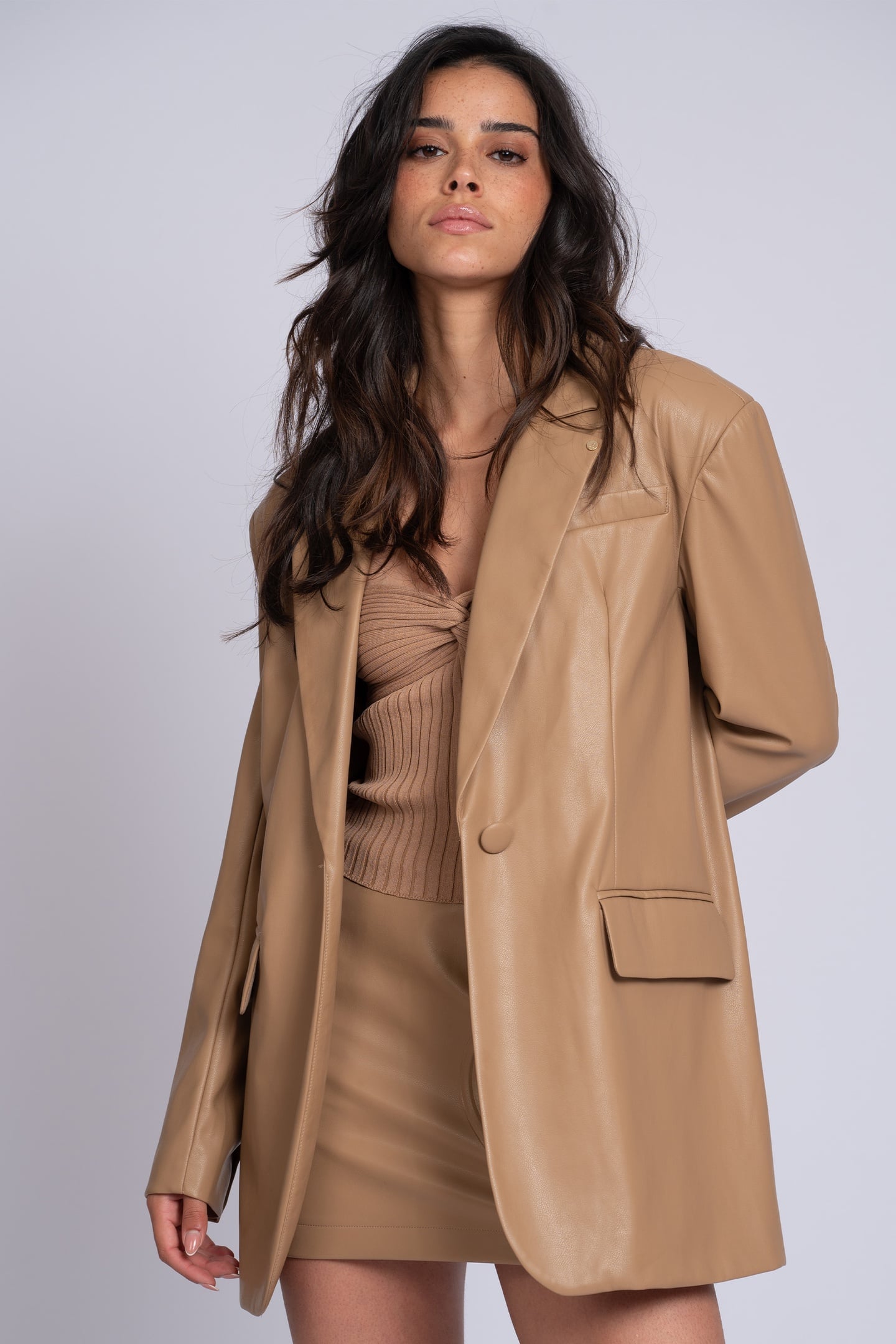 ILEVIO PU BLAZER CARAMEL 1