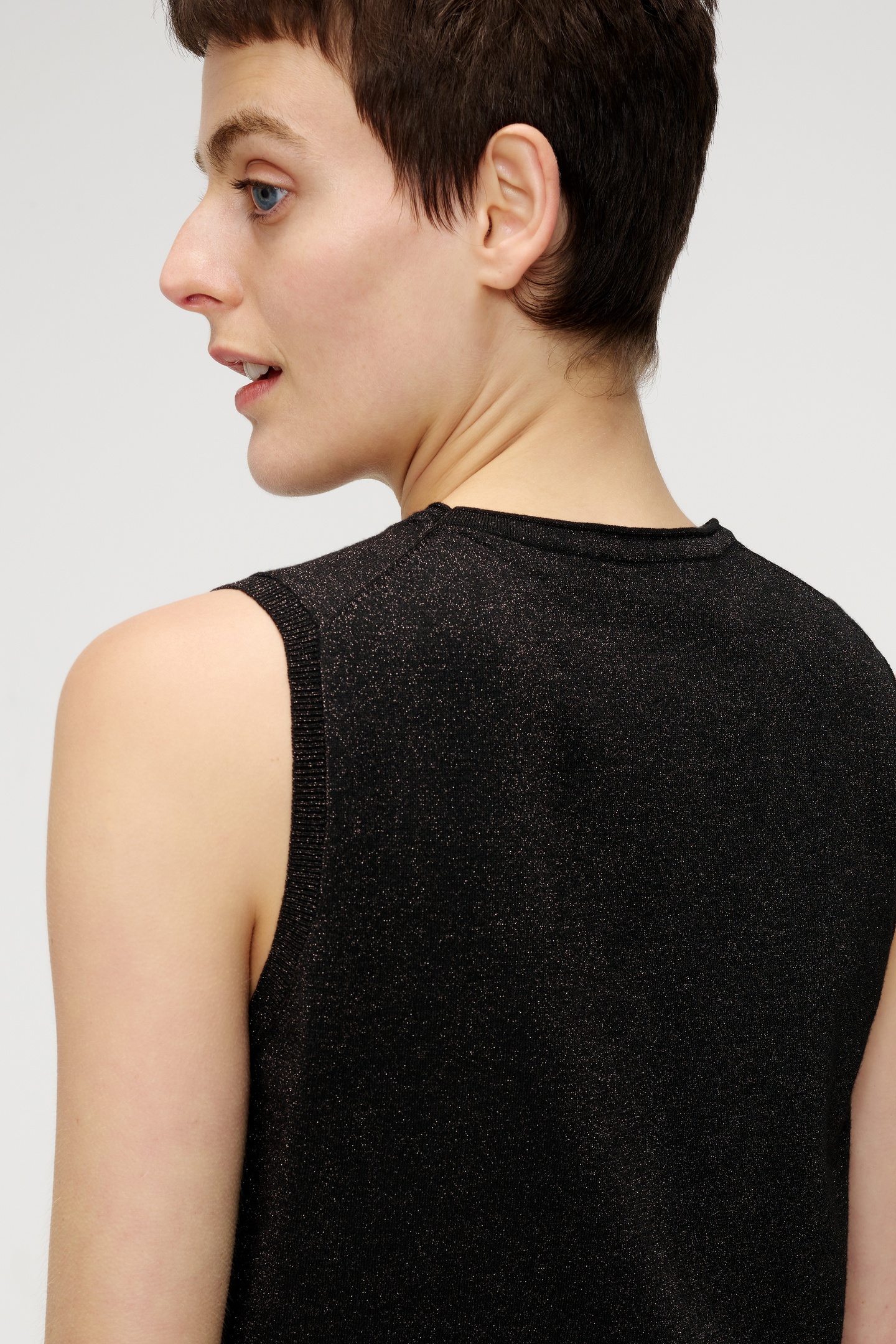 VISCOSE MIX SLEEVLESS TOP BLACK 5
