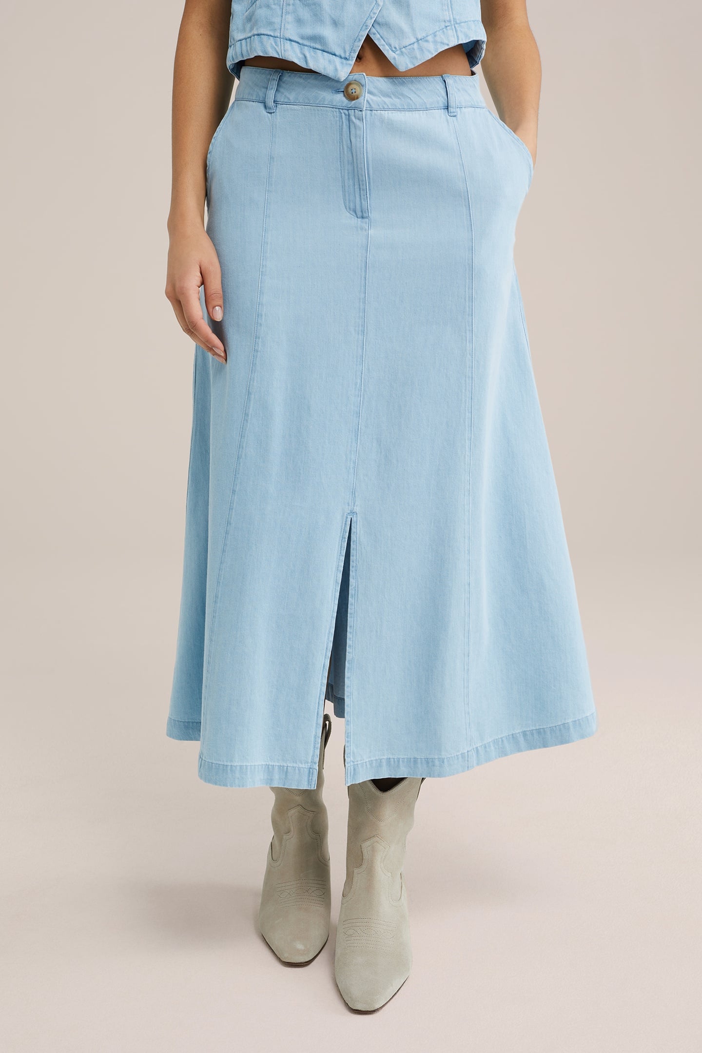 SKIRT MEDIUM LENGTH LIGHT BLUE 9