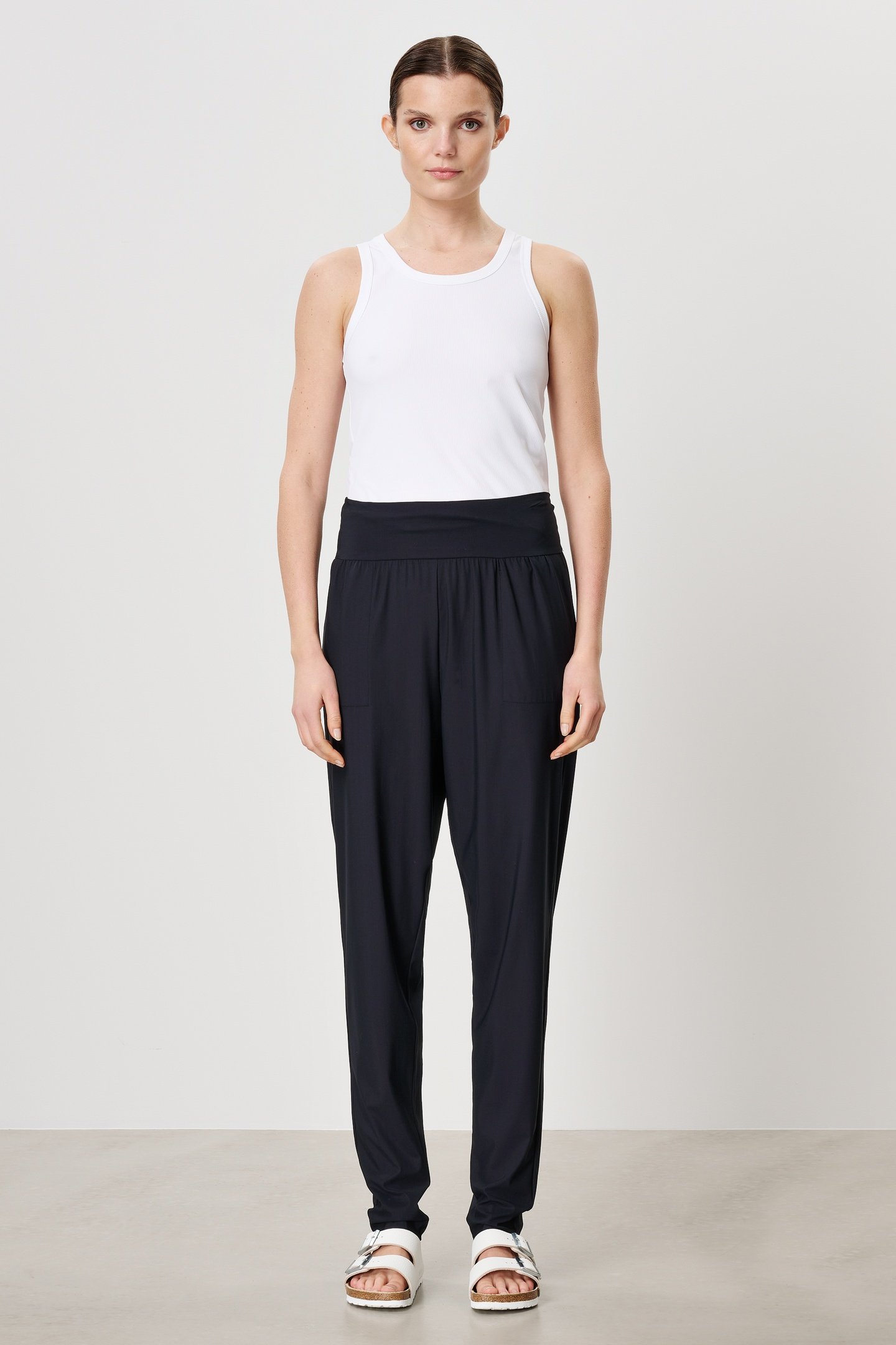 EDEA PANTS BLACK 1