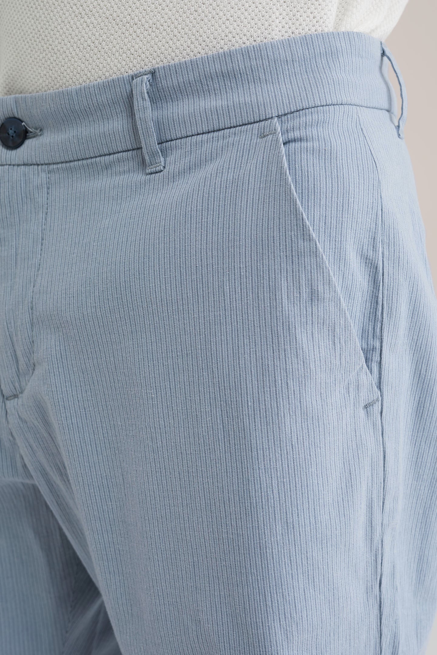 SHORT GREYISH BLUE 8