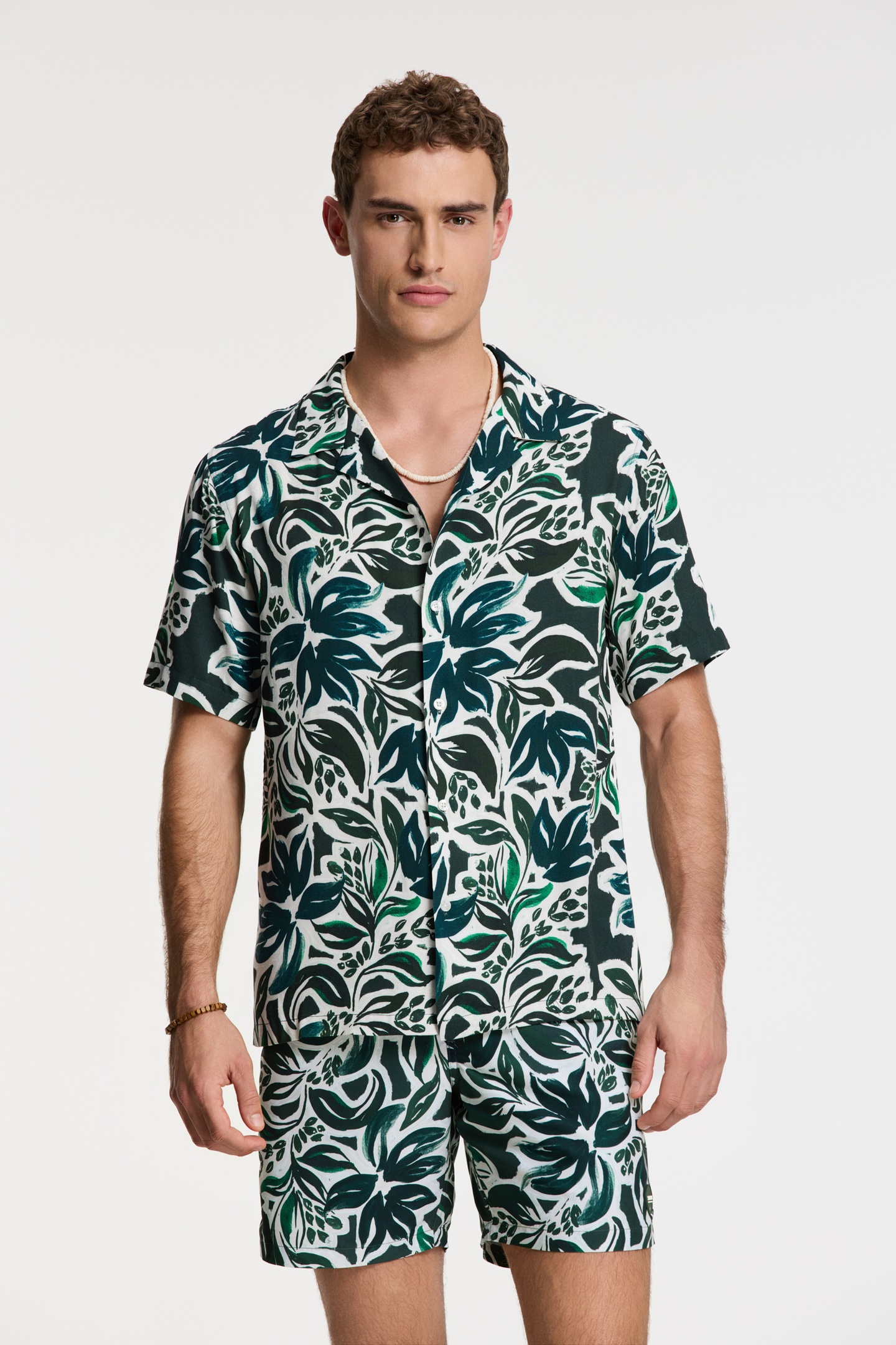 VIC SHORT SLEEVE SHIRT FLORAL LEAFS GREEN FLORAL LEAVES 1
