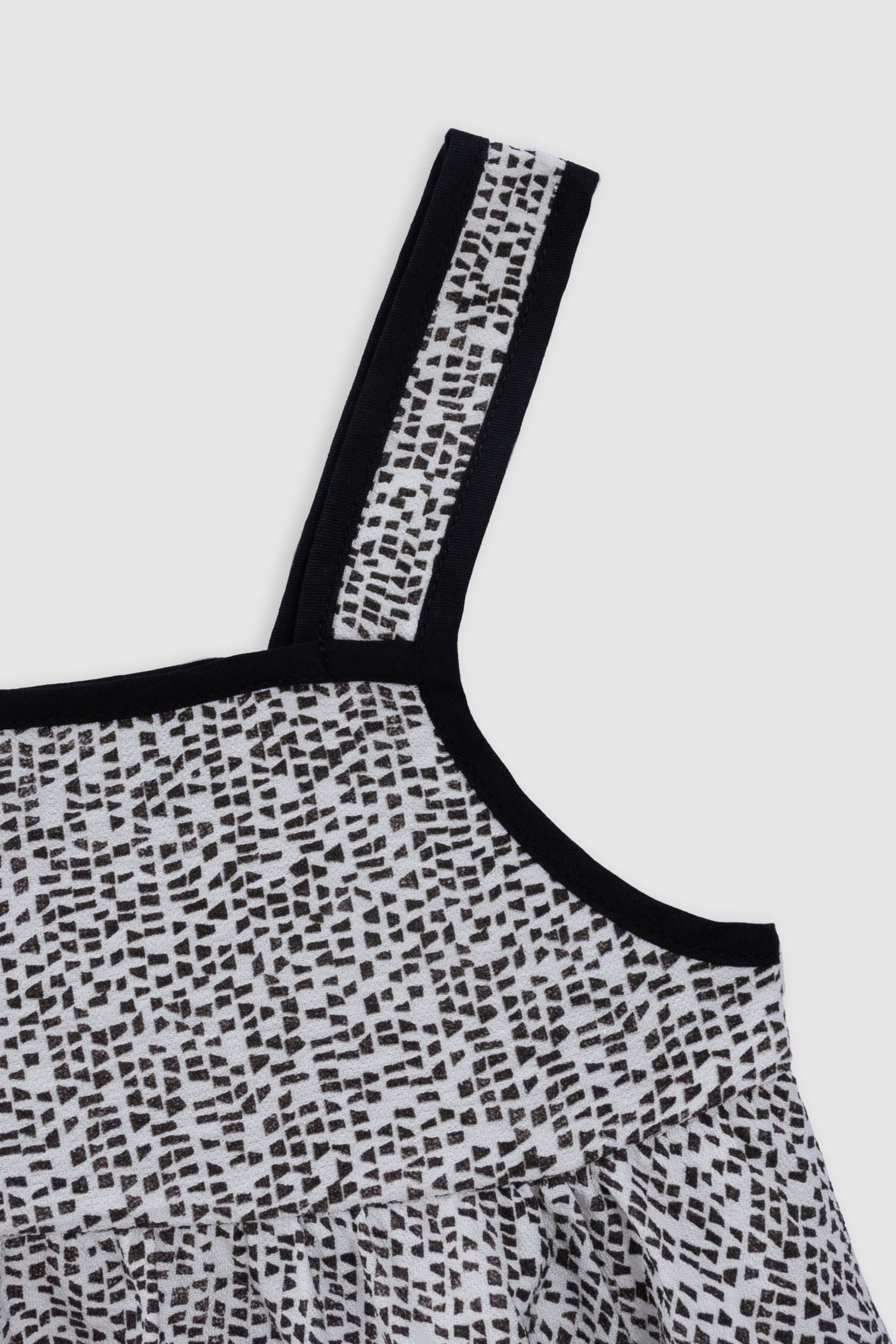 BLACK GRAPHIC PRINT CAMISOLE 3