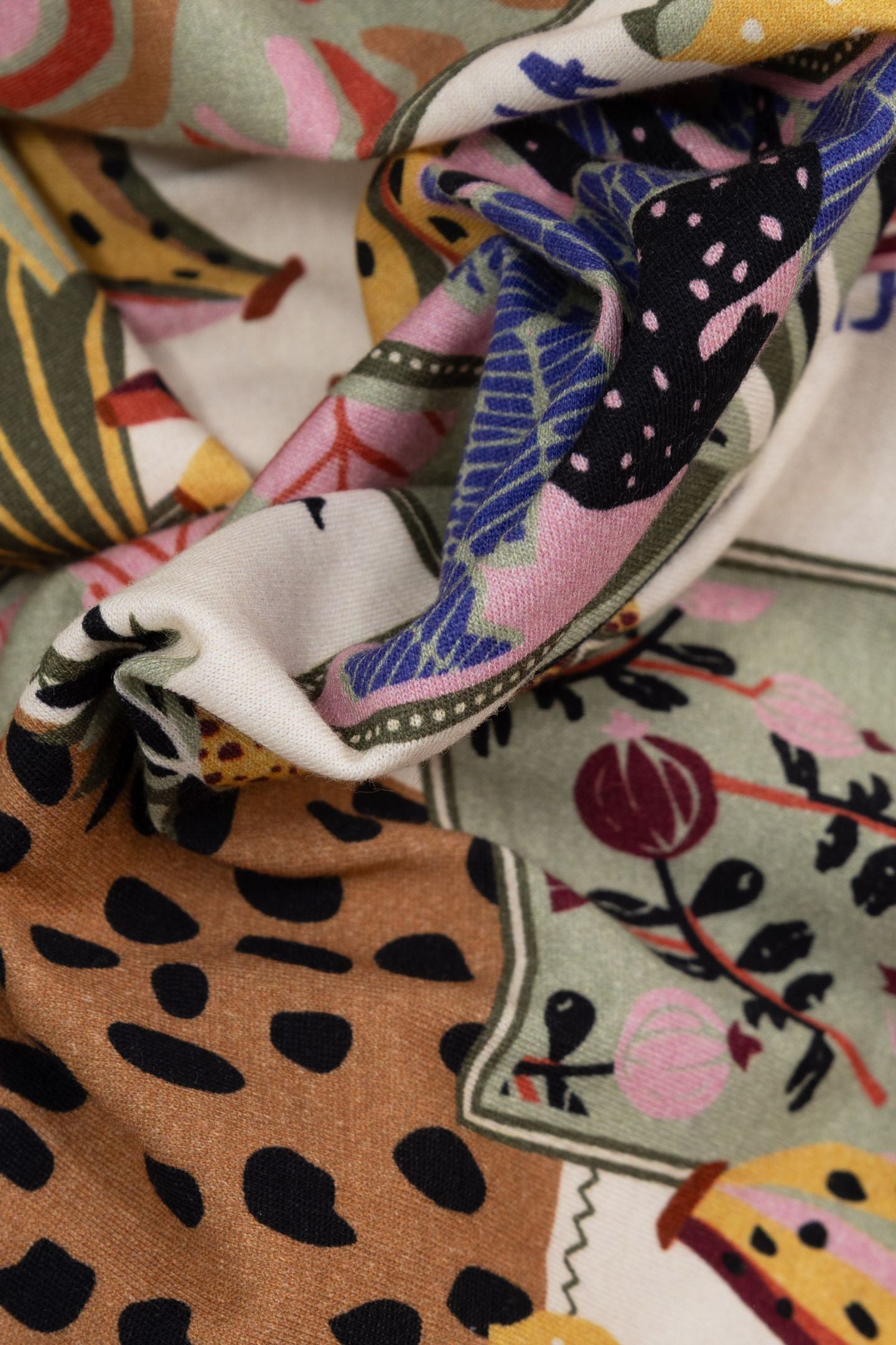 BANANA PATCHWORK PRINT T-SHIRT ECRU 9