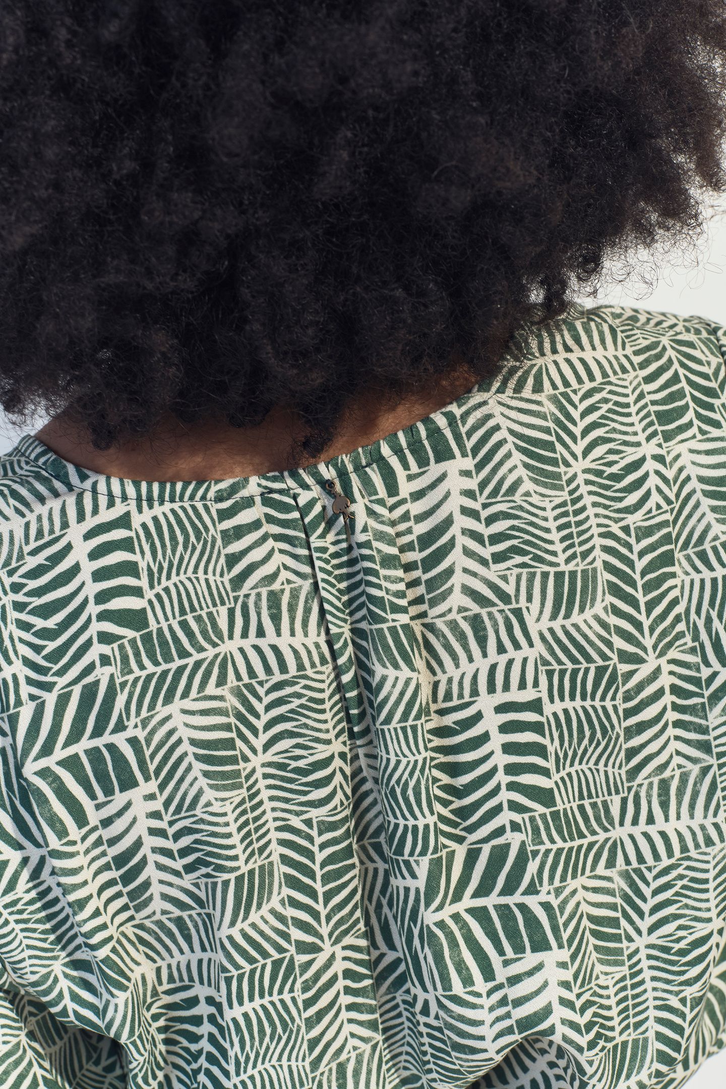 CASSIA - GREEN BLOUSE WITH TROPICAL CHIC PRINT 5