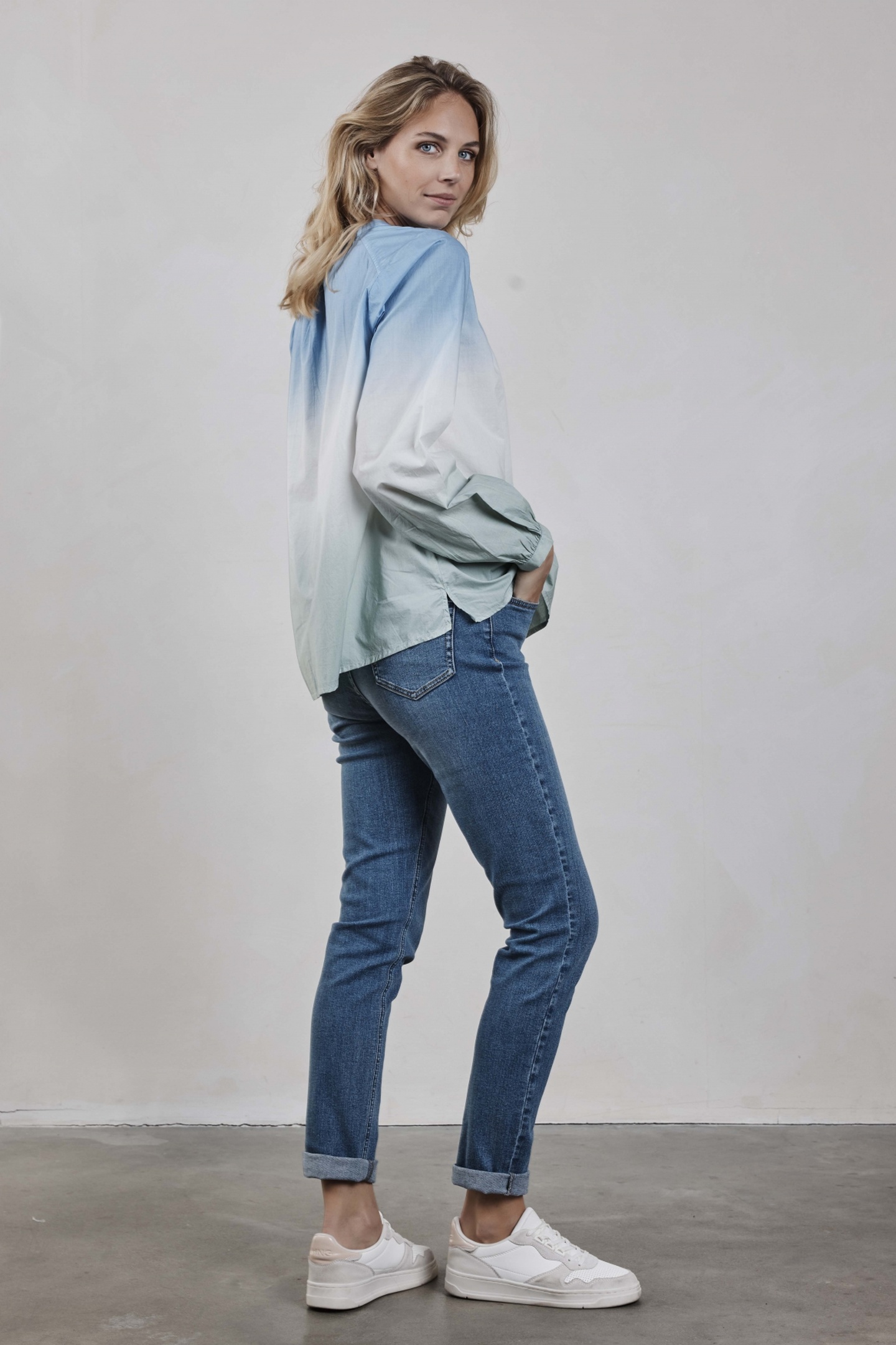 BLOUSE NELSI DIP DYE SKY BLUE 3