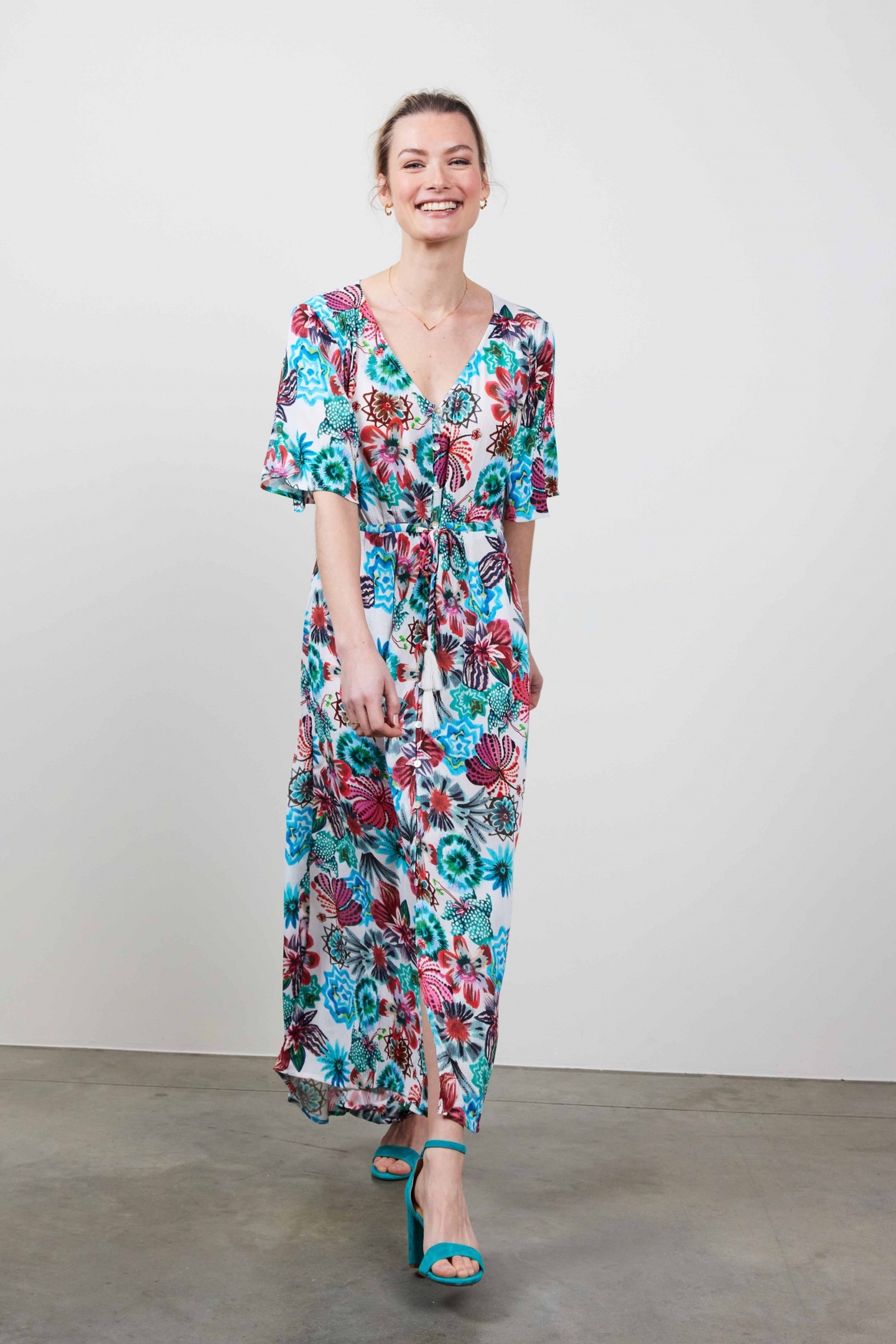 DRESS JAZZY IN OFFWHITE WITH FLORAL MEDLEY 3