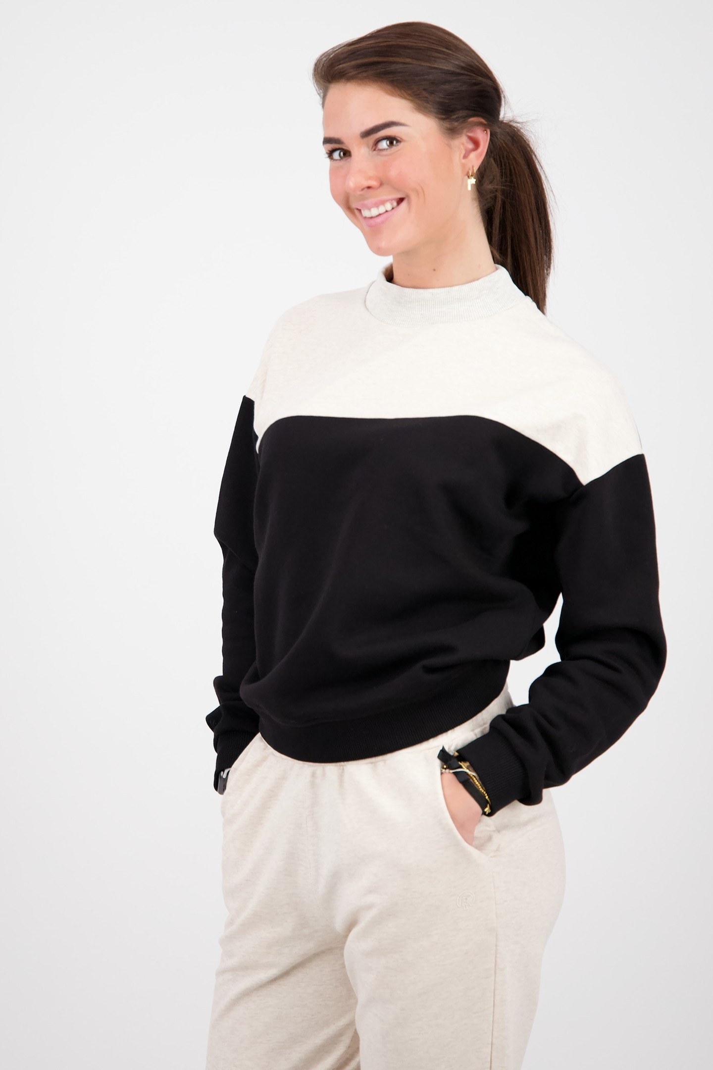 NADIA LONG SLEEVE DEEP BLACK 1