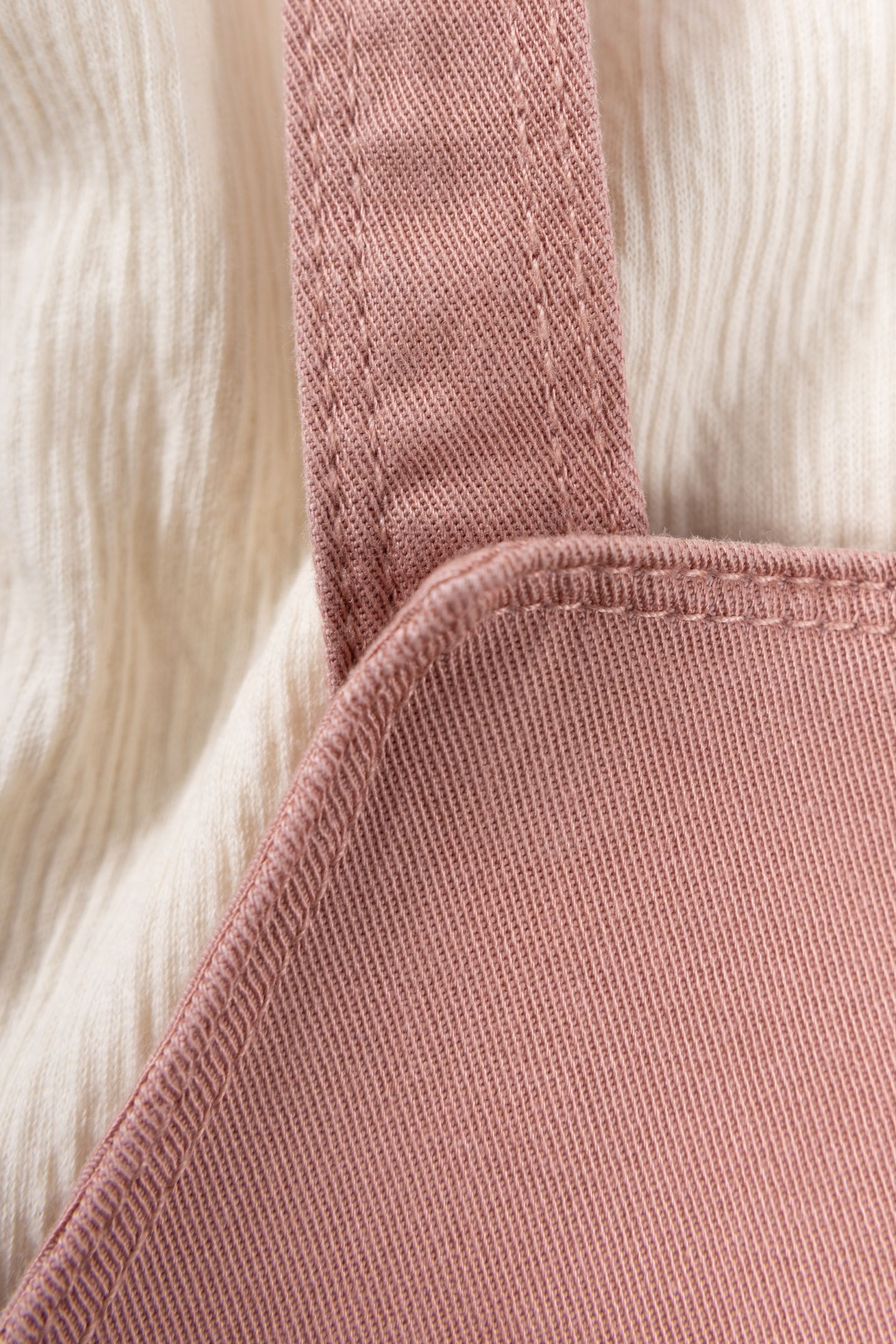 PINK DRESS-SALOPETTE AND ECRU T-SHIRT SET 9