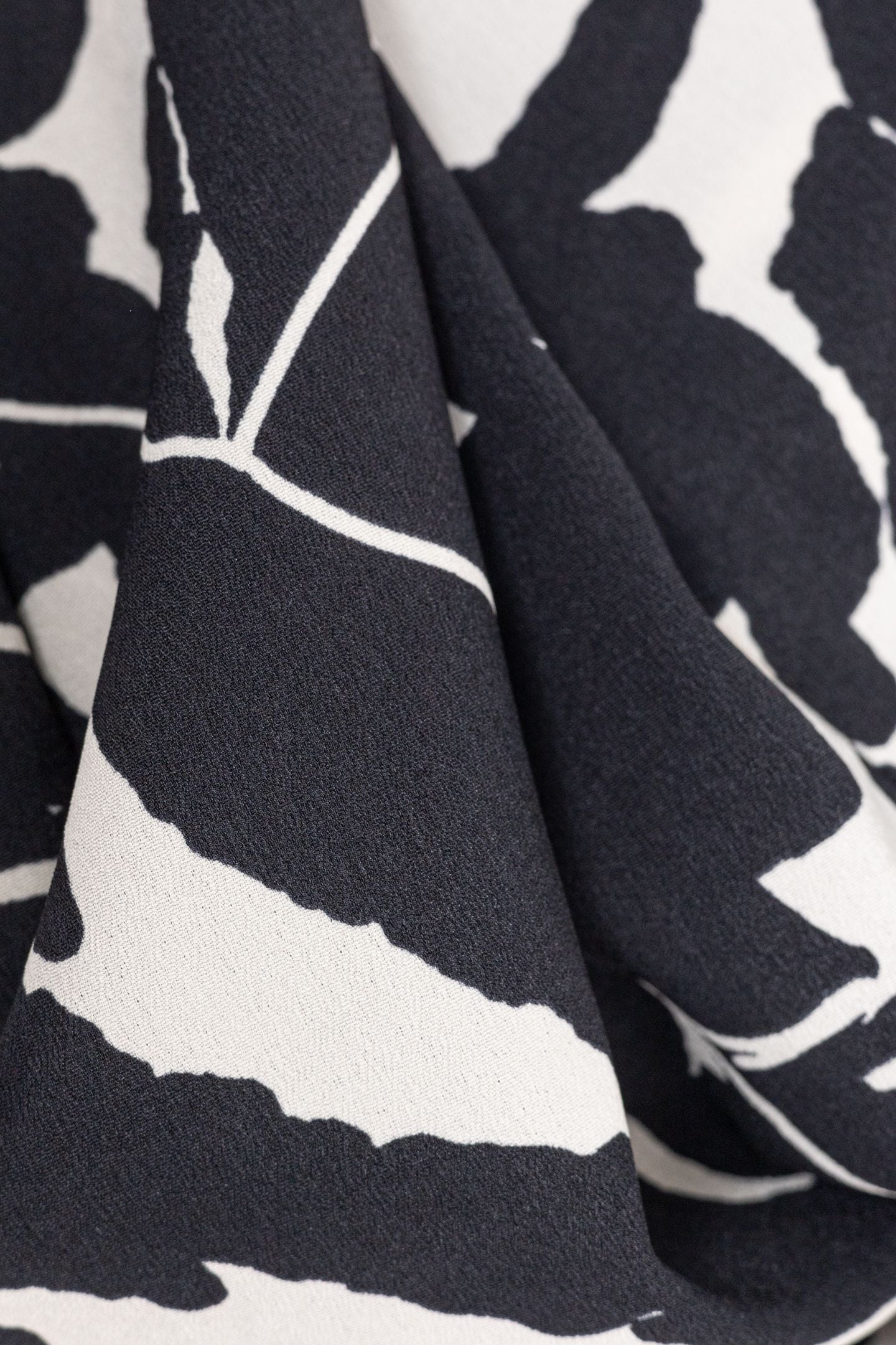 BLACK FLOWING PANTS WITH ZEBRA FLOWER PRINT 6