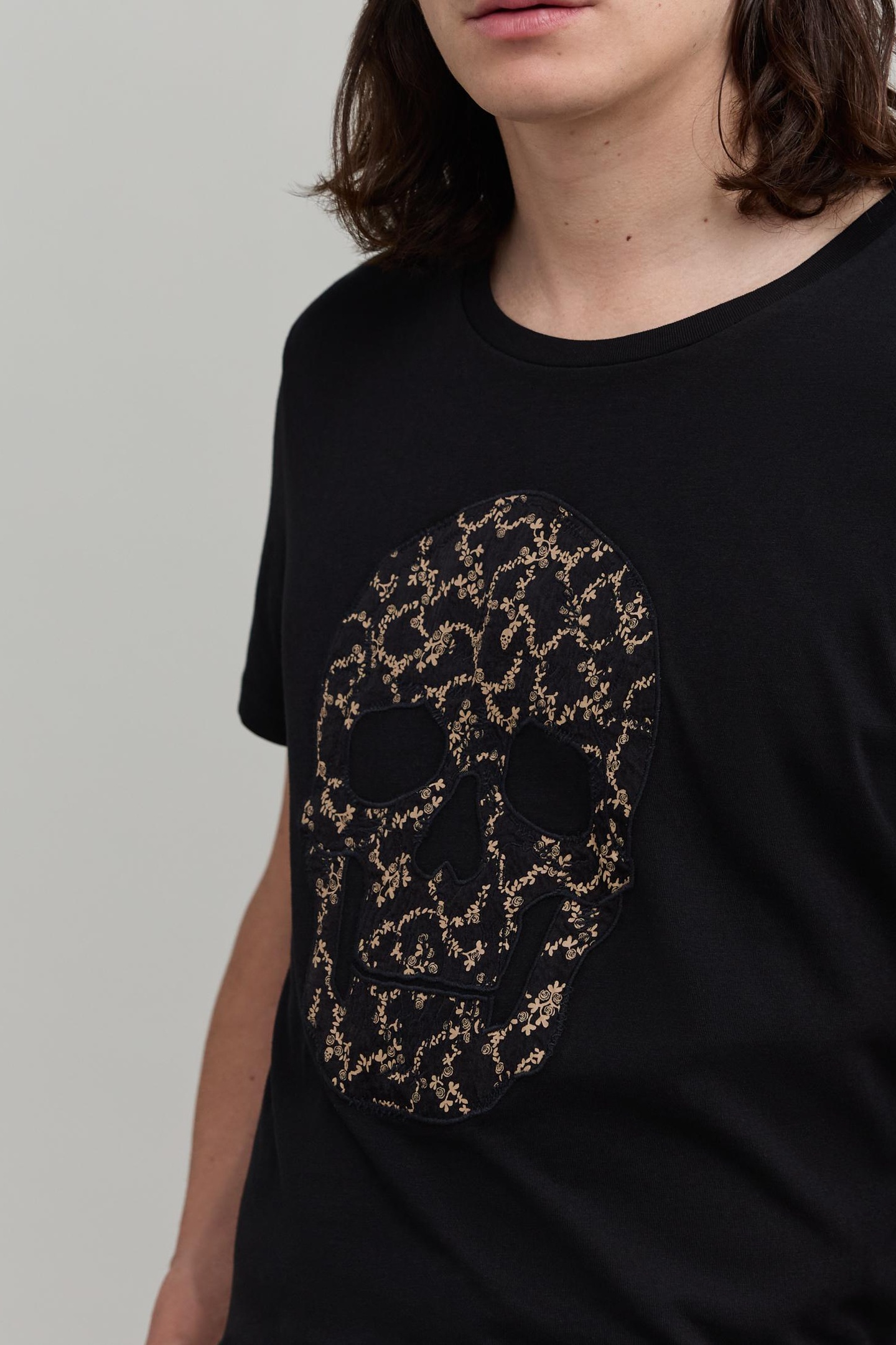 BLACK ORGANIC COTTON T-SHIRT WITH EMBROIDERED SKULL 5