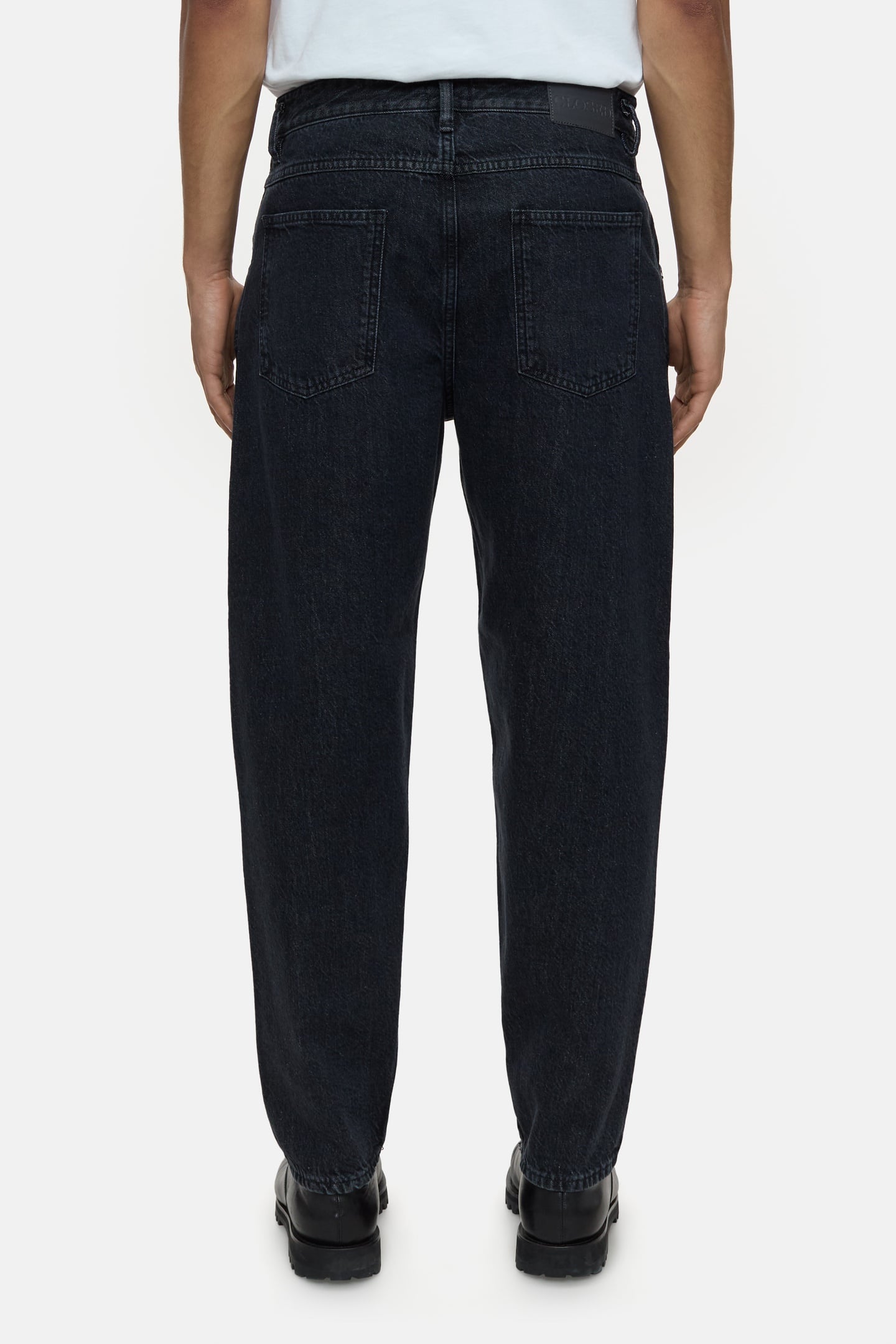 X-LENT TAPERED JEANS DARK GREY 3