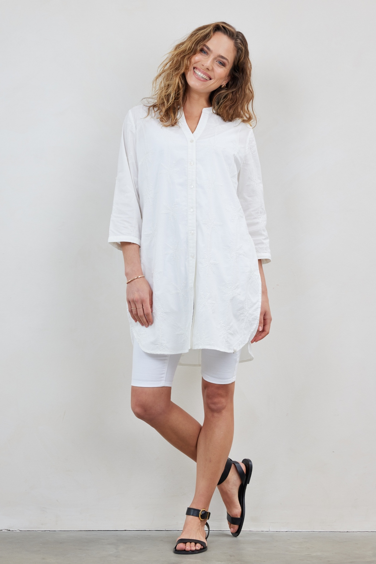 TUNIC PALM EMBRO IN SNOW WHITE 2