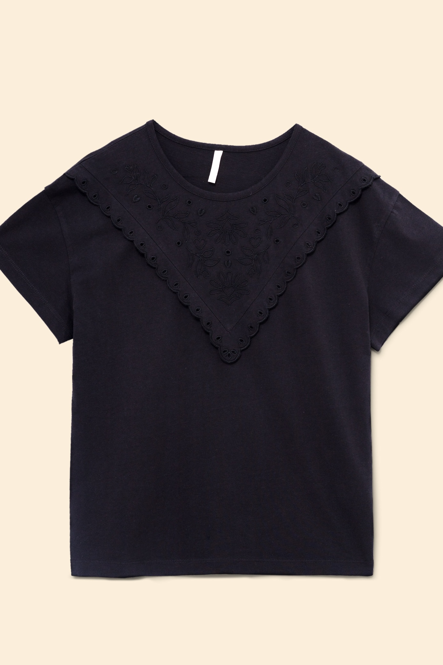 BLACK SHORT-SLEEVE T-SHIRT WITH EMBROIDERED BIB BLACK 4