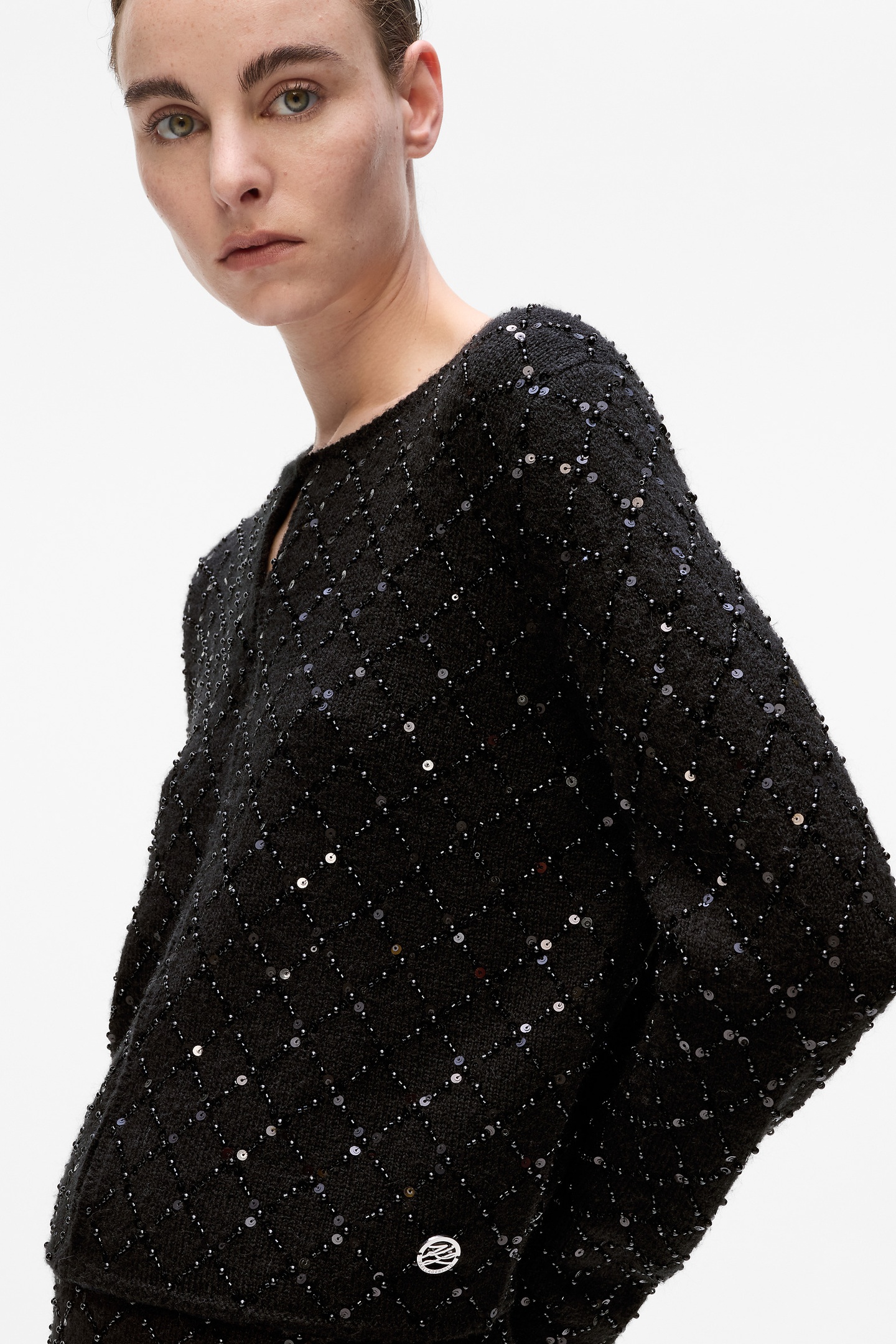 BLACK EMBELLISHED KNIT CARDIGAN 2