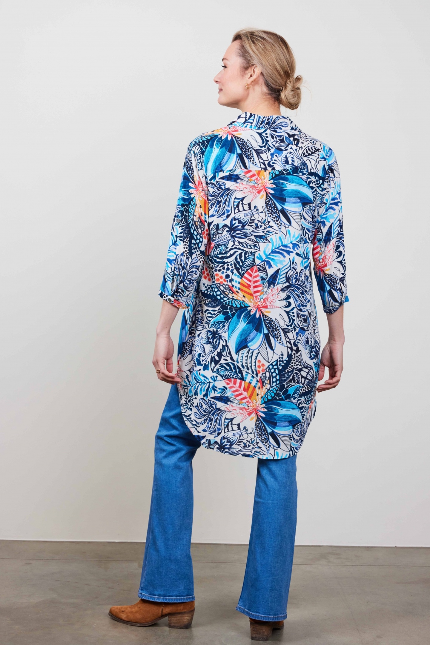 TUNIEK JOLIE IN OFFWHITE WITH AZUR FUSION PRINT 3