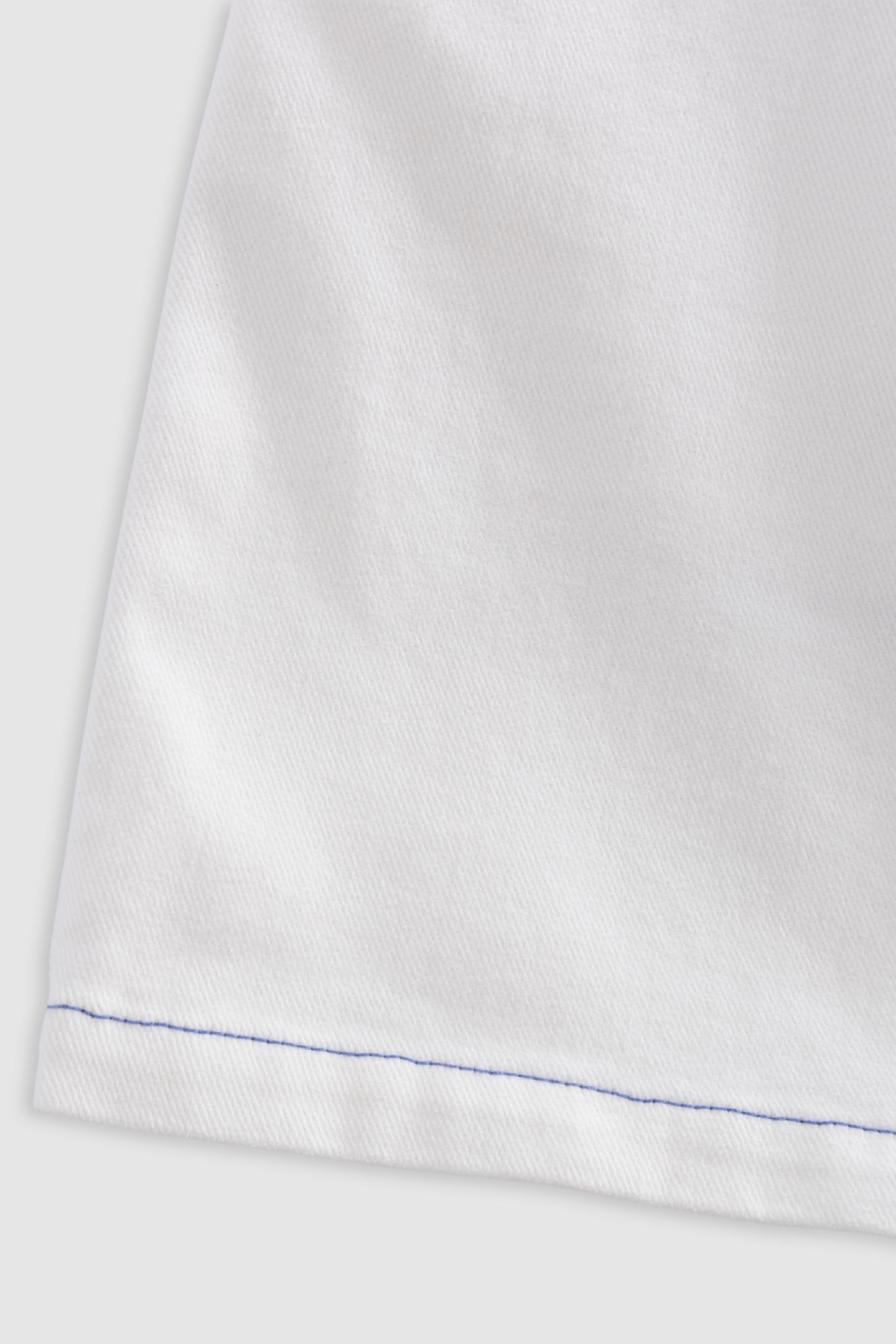 WHITE DENIM SHORTS WITH BLUE STITCHING 4