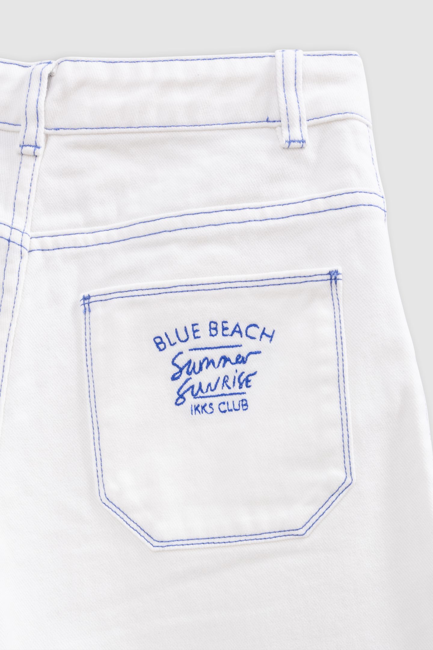 WHITE DENIM SHORTS WITH BLUE STITCHING 6