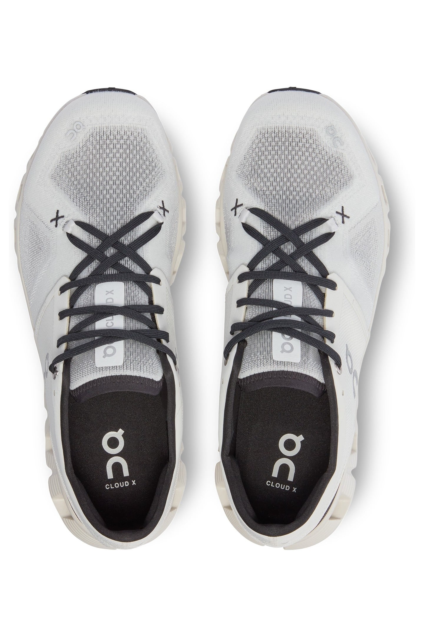 CLOUD X 3 M IVORY | BLACK 4