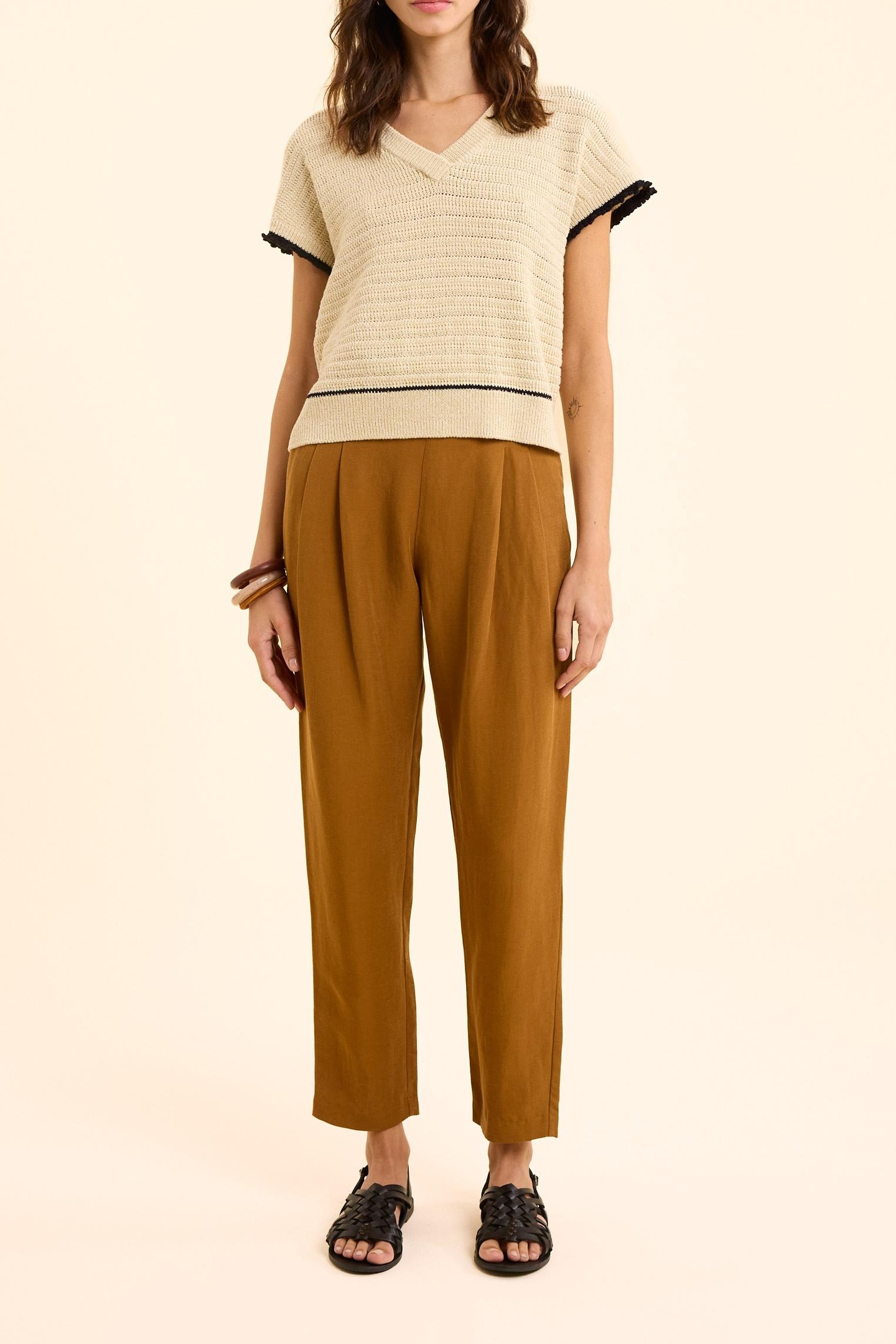 GOLD KNIT SWEATER WITH BLACK EDGES ECRU 2