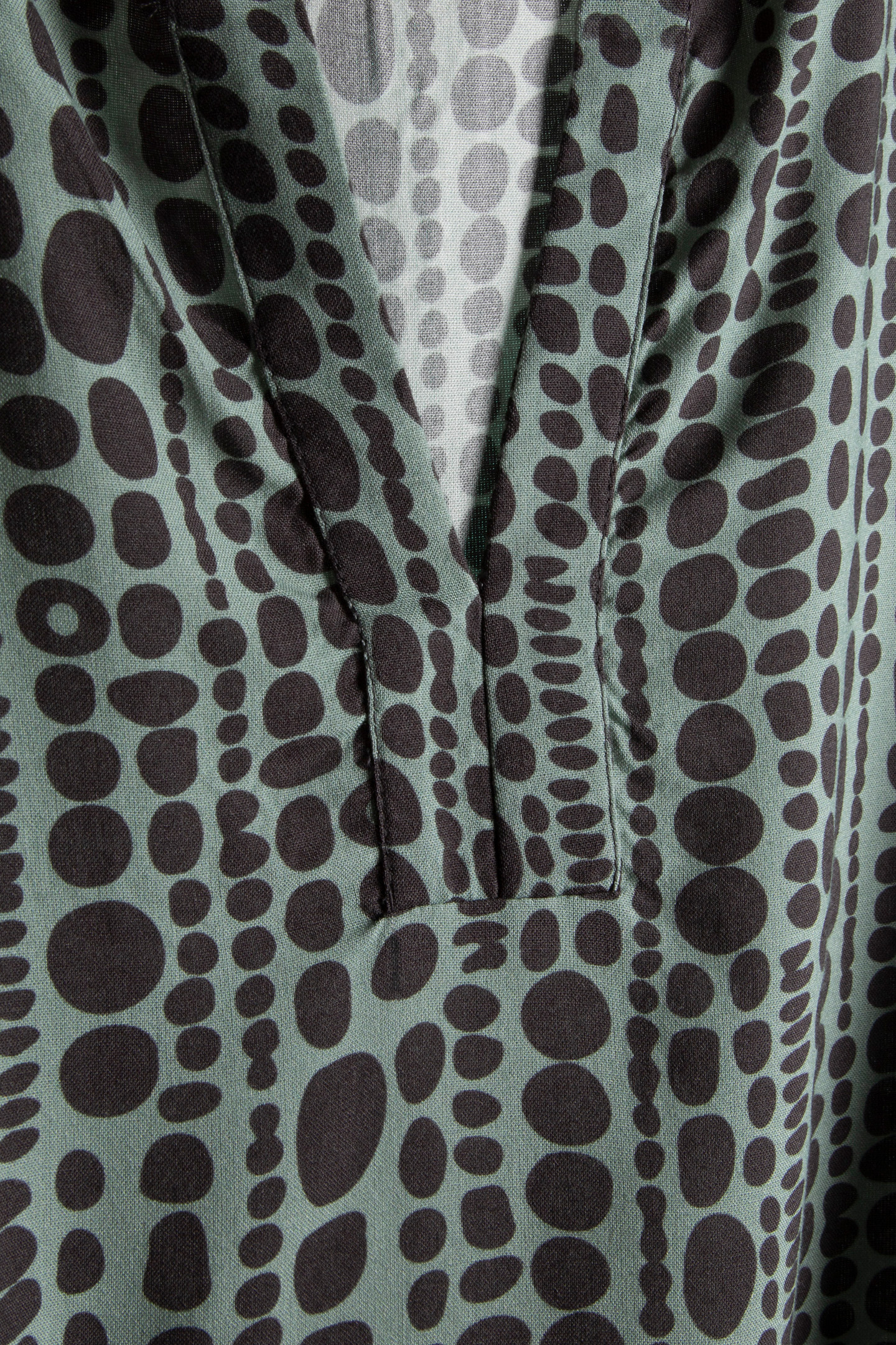 BLOUSE FLARE IN GRANITE GREEN WITH DOTS IS A ROW PRINT 4