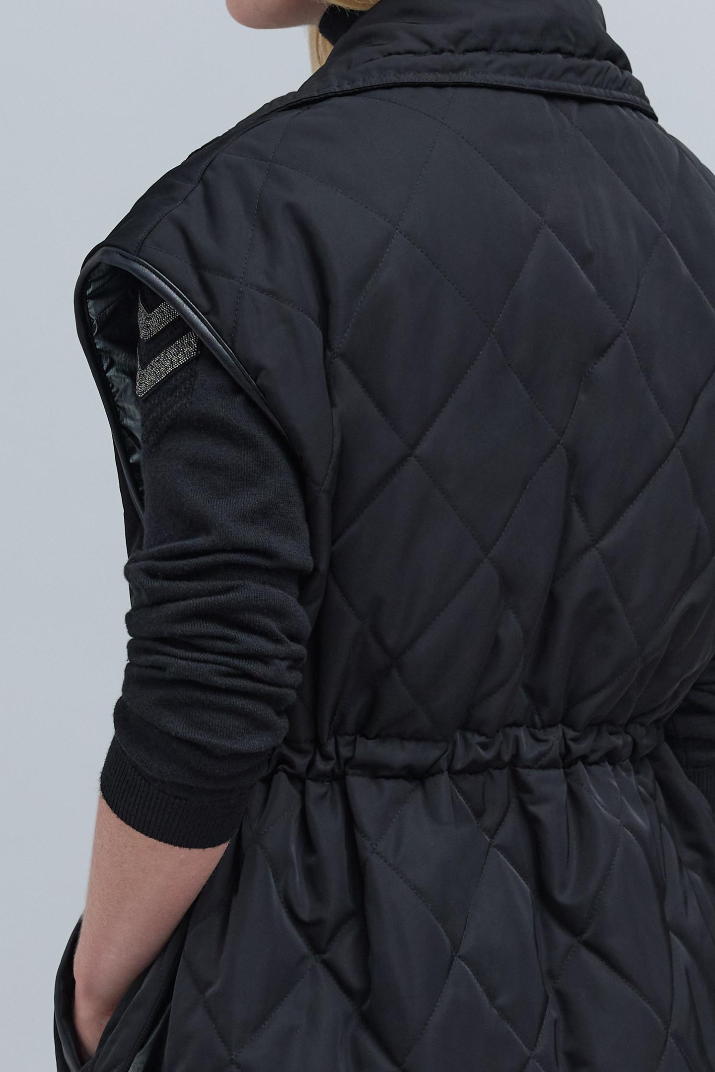 OVERSIZED BLACK SLEEVELESS DOWN-JACKET 6