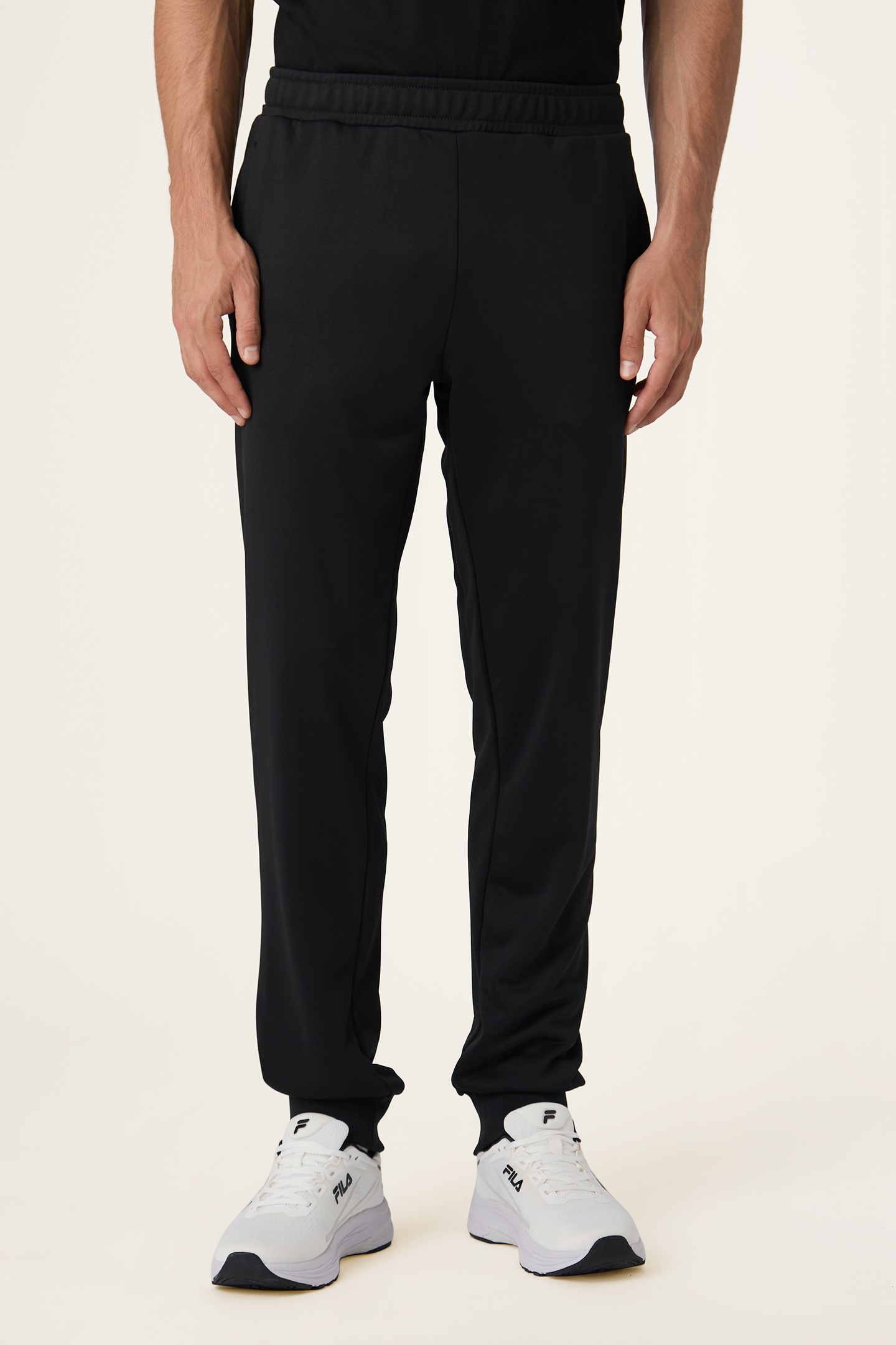 MANTA REGULAR GRAPHIC SWEATPANTS BLACK 1
