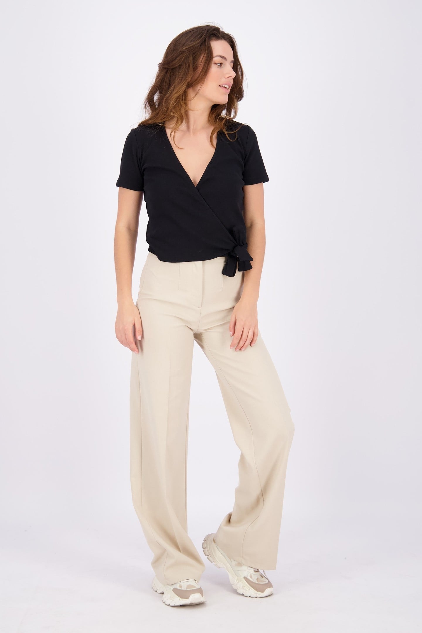 HANNELIE SHORT SLEEVE DEEP BLACK 2