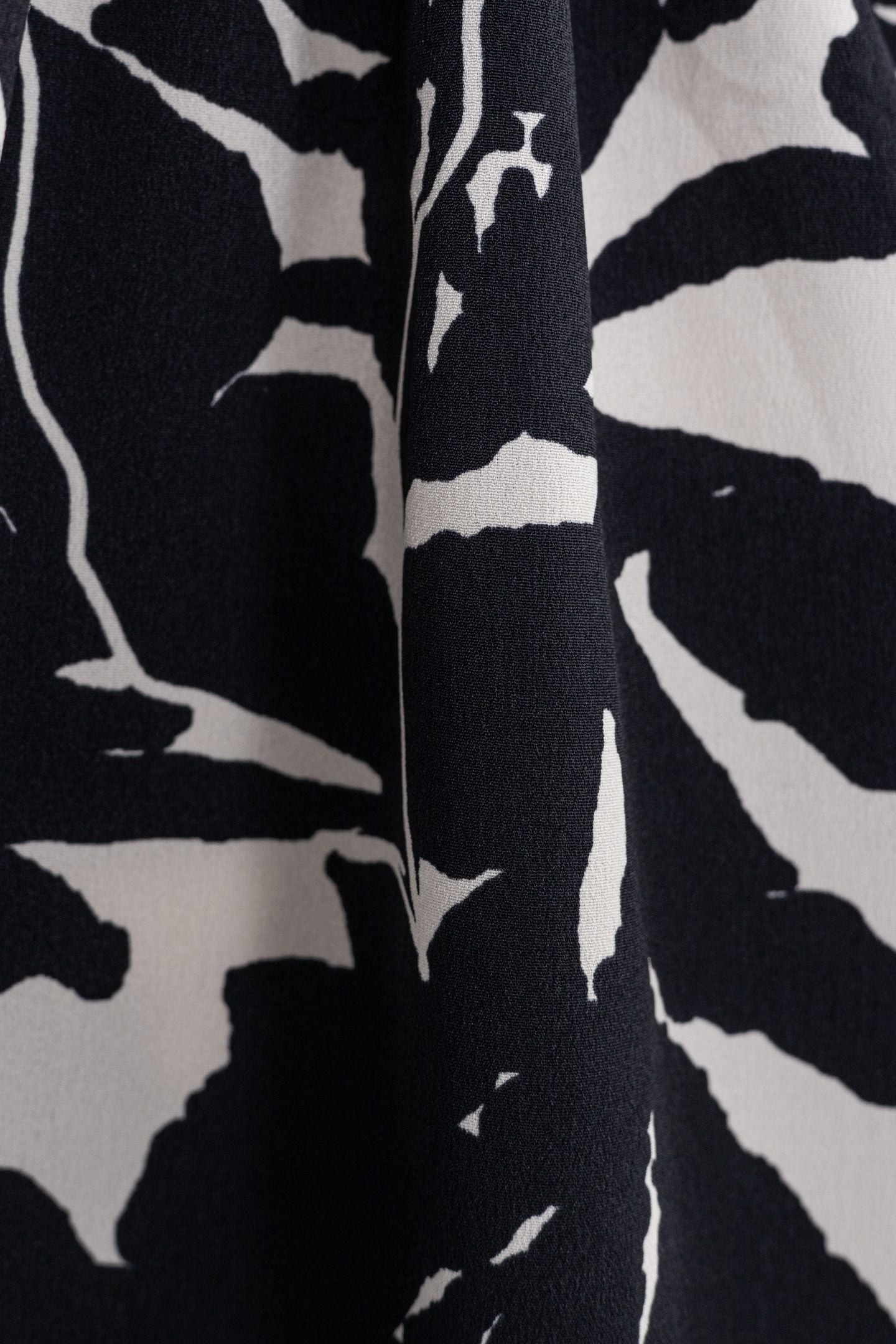 BLACK FLOWING BLOUSE WITH ZEBRA FLOWER PRINT 6