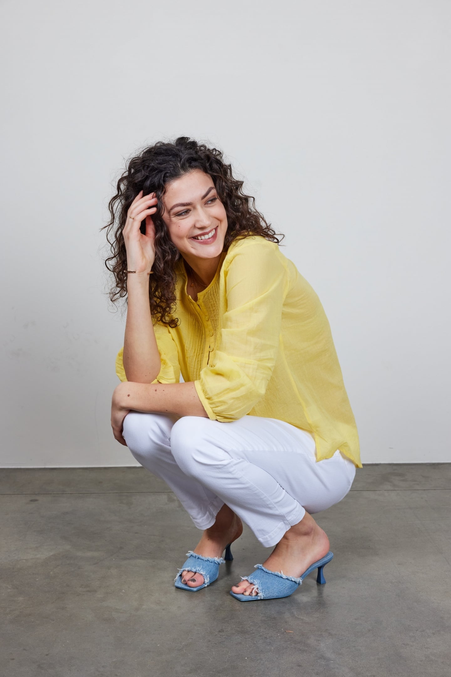 BLOUSE LUCY IN LIGHT YELLOW 4