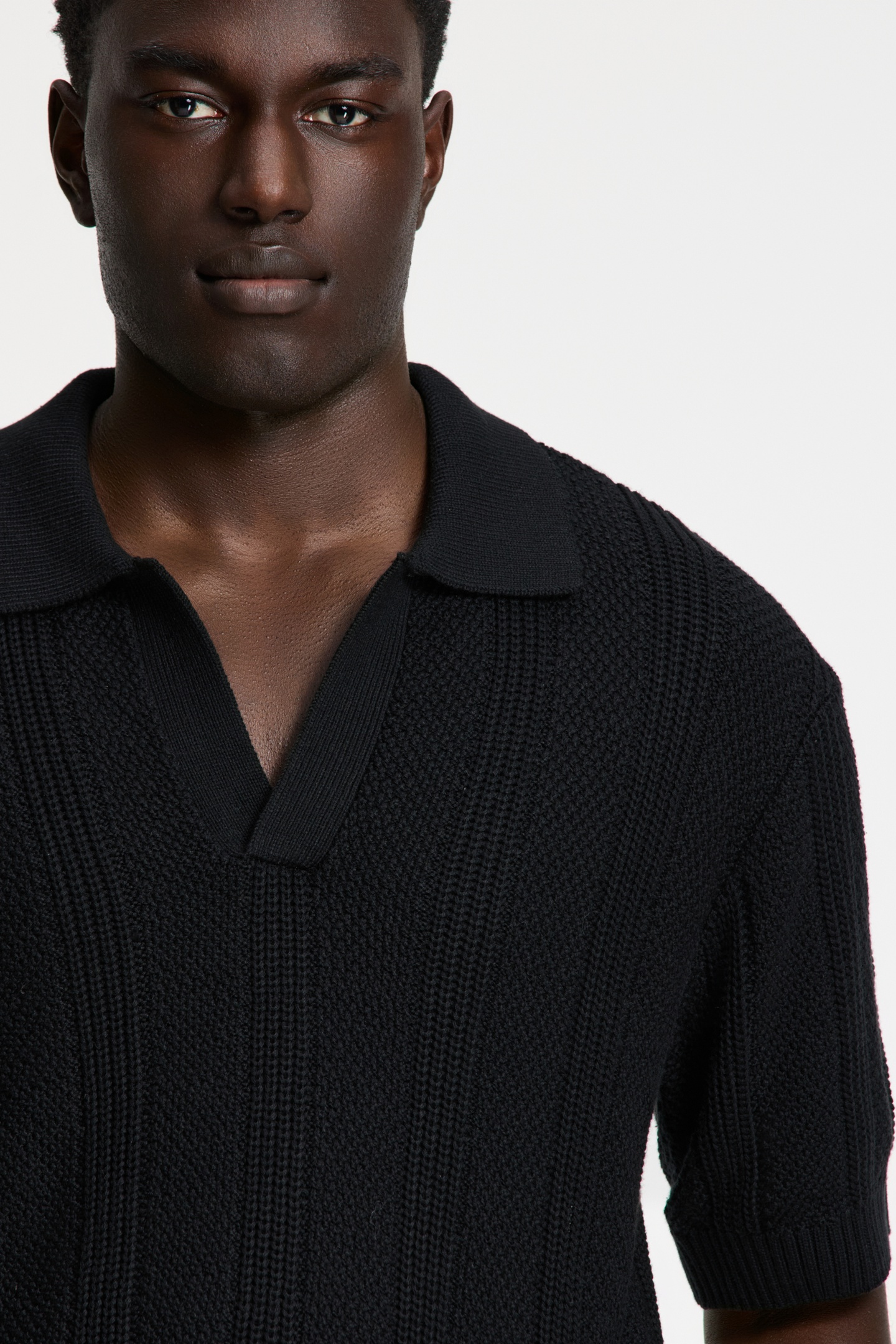 PITT KNITTED POLO SOLID BLACK 5