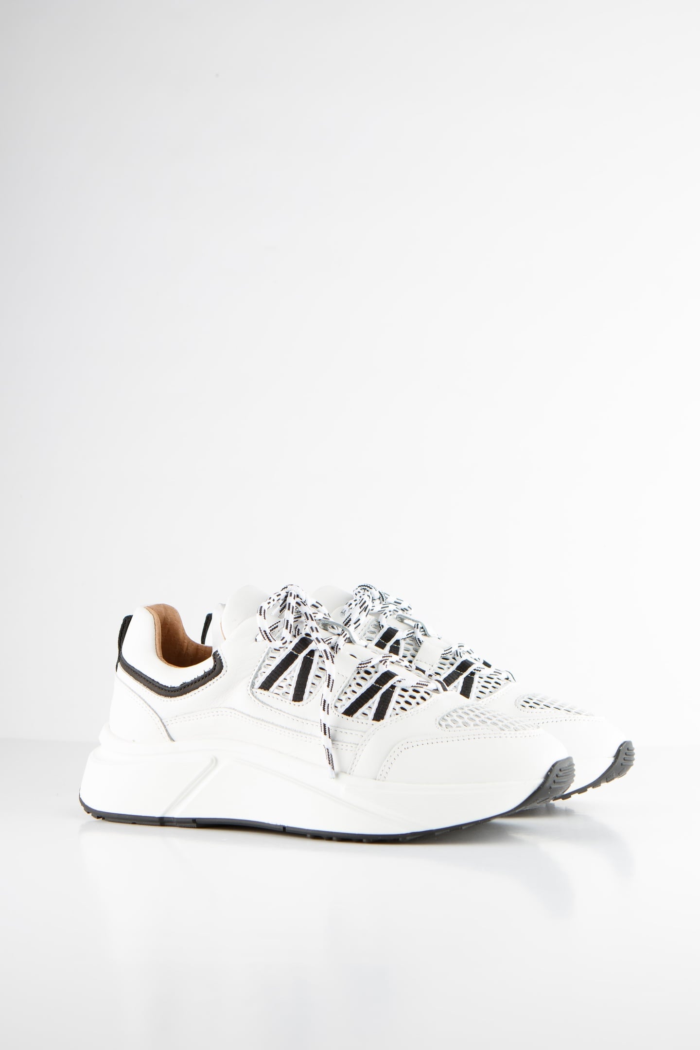 SENJA SNEAKER BLACK / WHITE 4