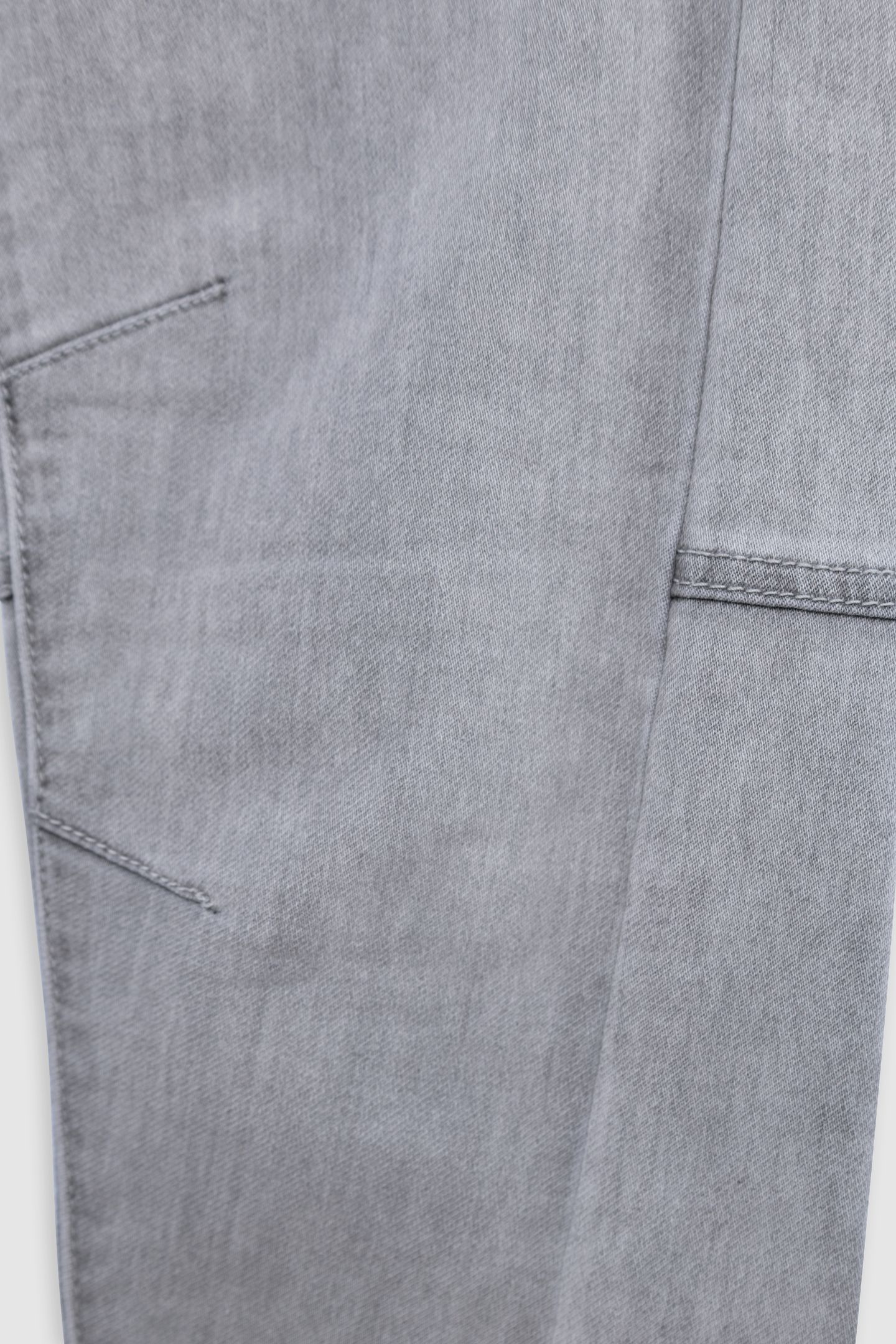 BOY'S GREY CUT-OFF KNEE JOGGER JEANS 4