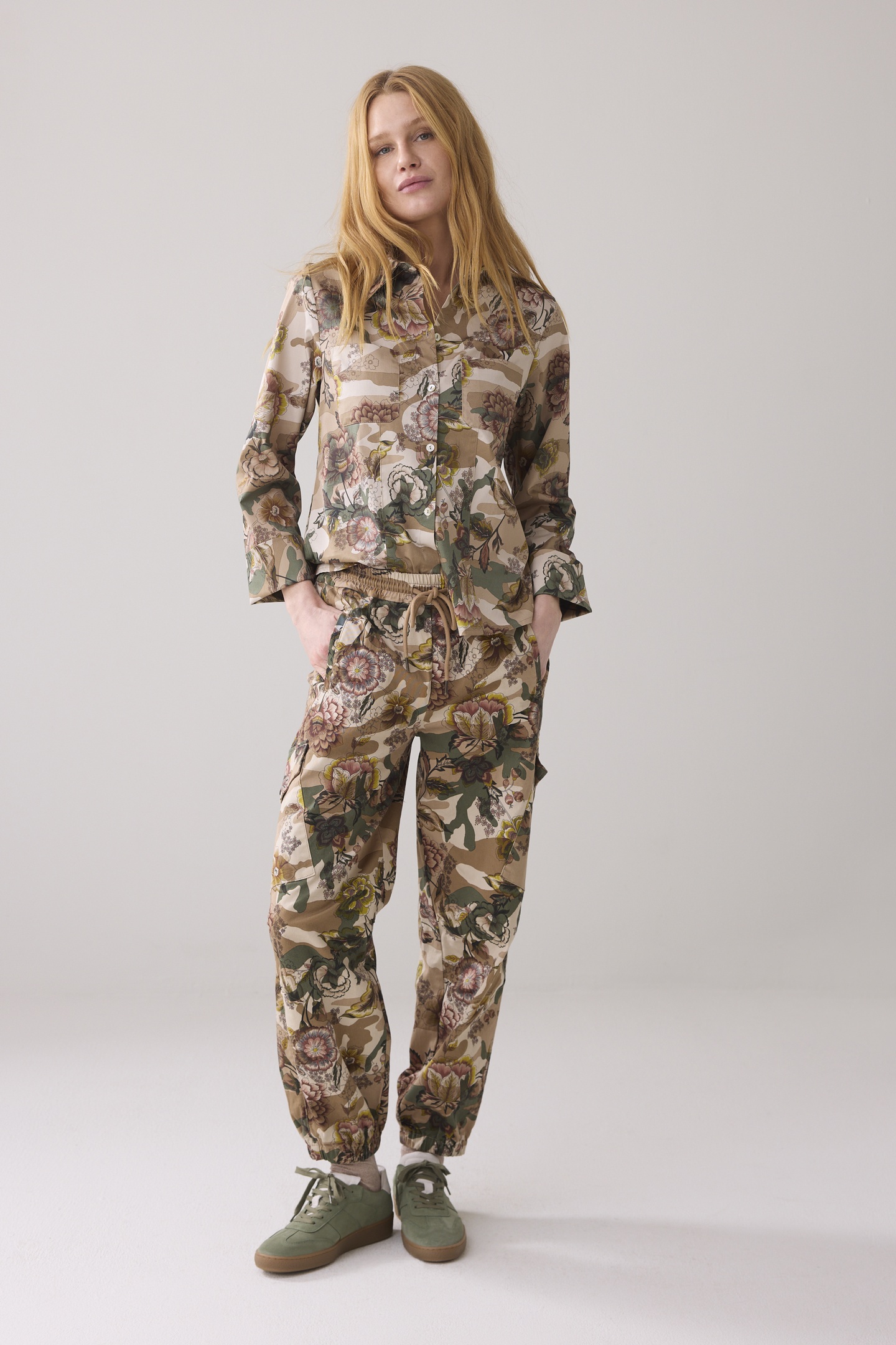 TROUSERS CAMOUFLAGE FLOWERS EA MULTICOLOUR 1