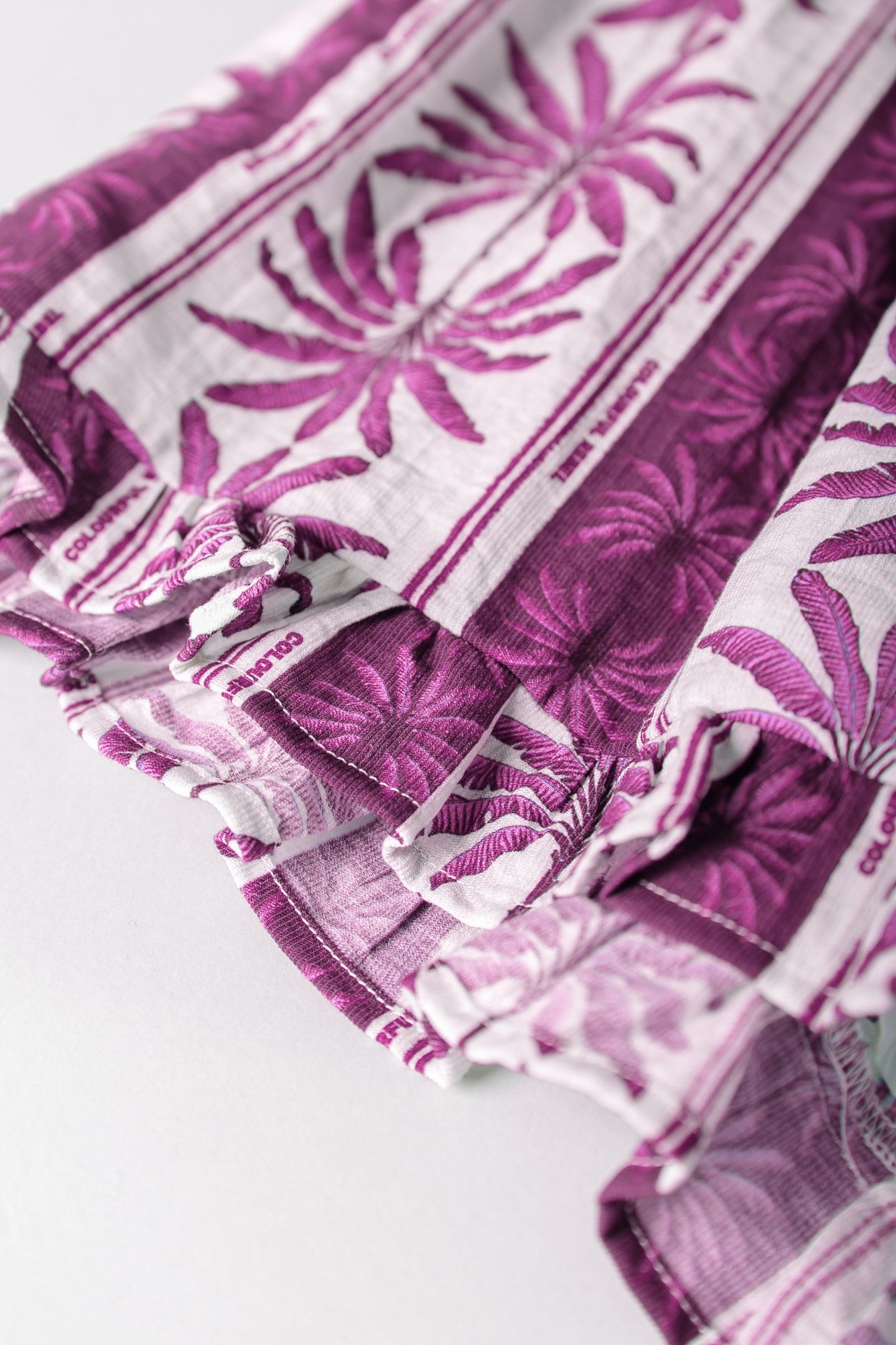 SENSA PALM RUFFLE SHORT RASPBERRY WINE 6