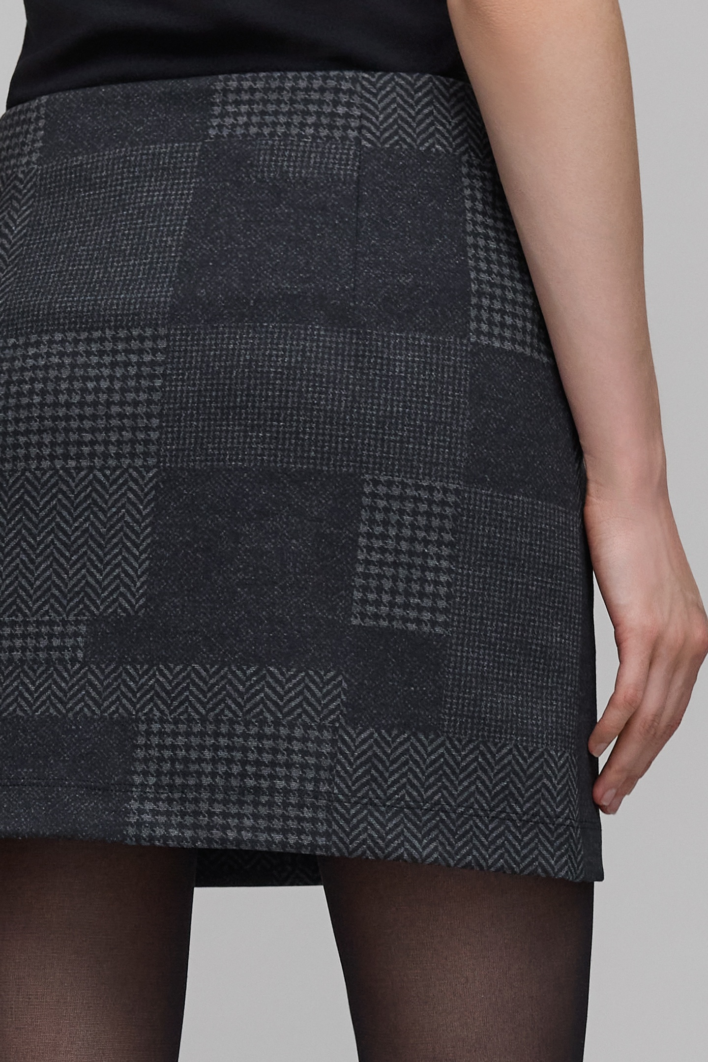 PATCHWORK EFFECT MILANO GREY KNIT SHORT SKIRT 9