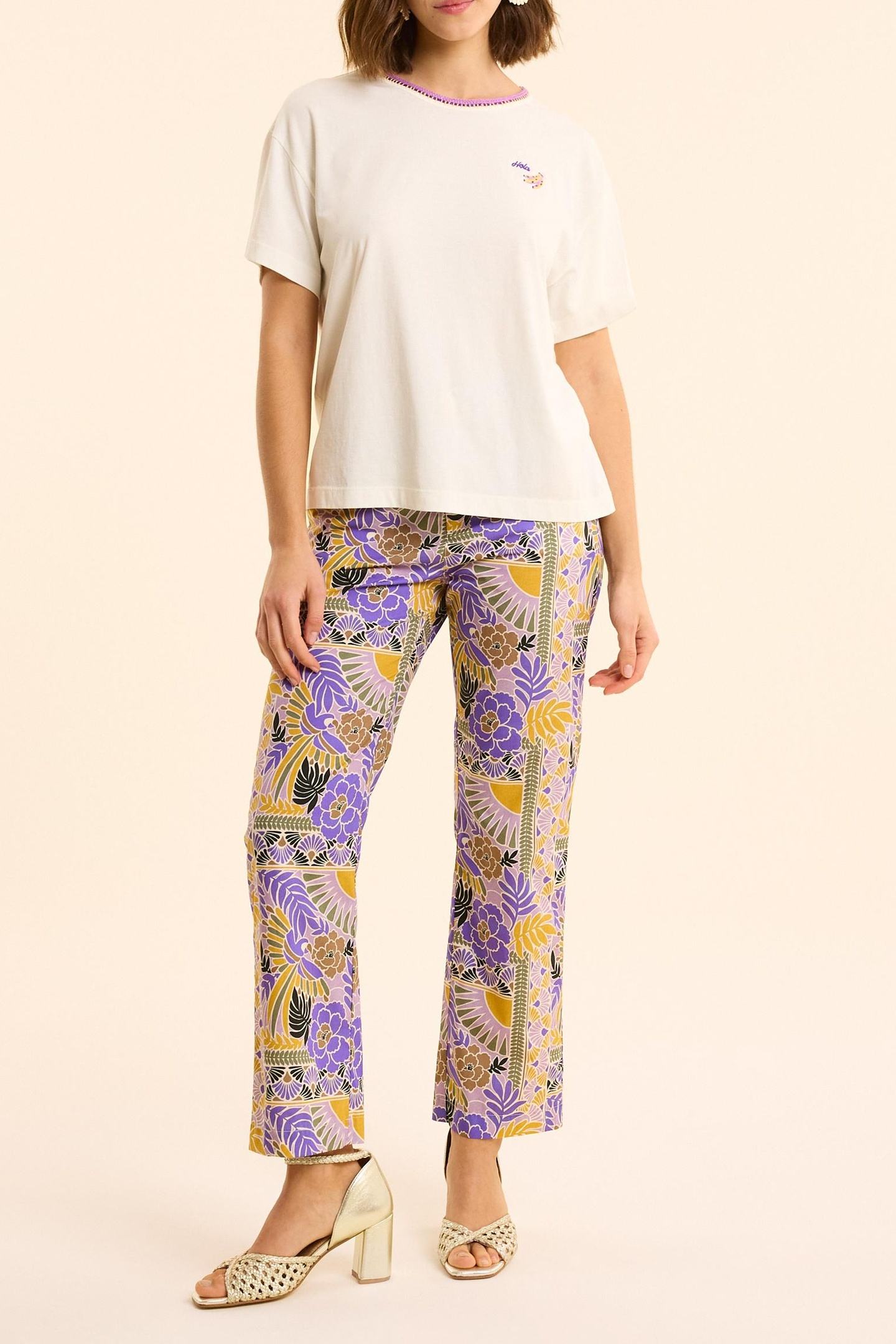 WHITE T-SHIRT WITH EMBROIDERED COLLAR ECRU 2