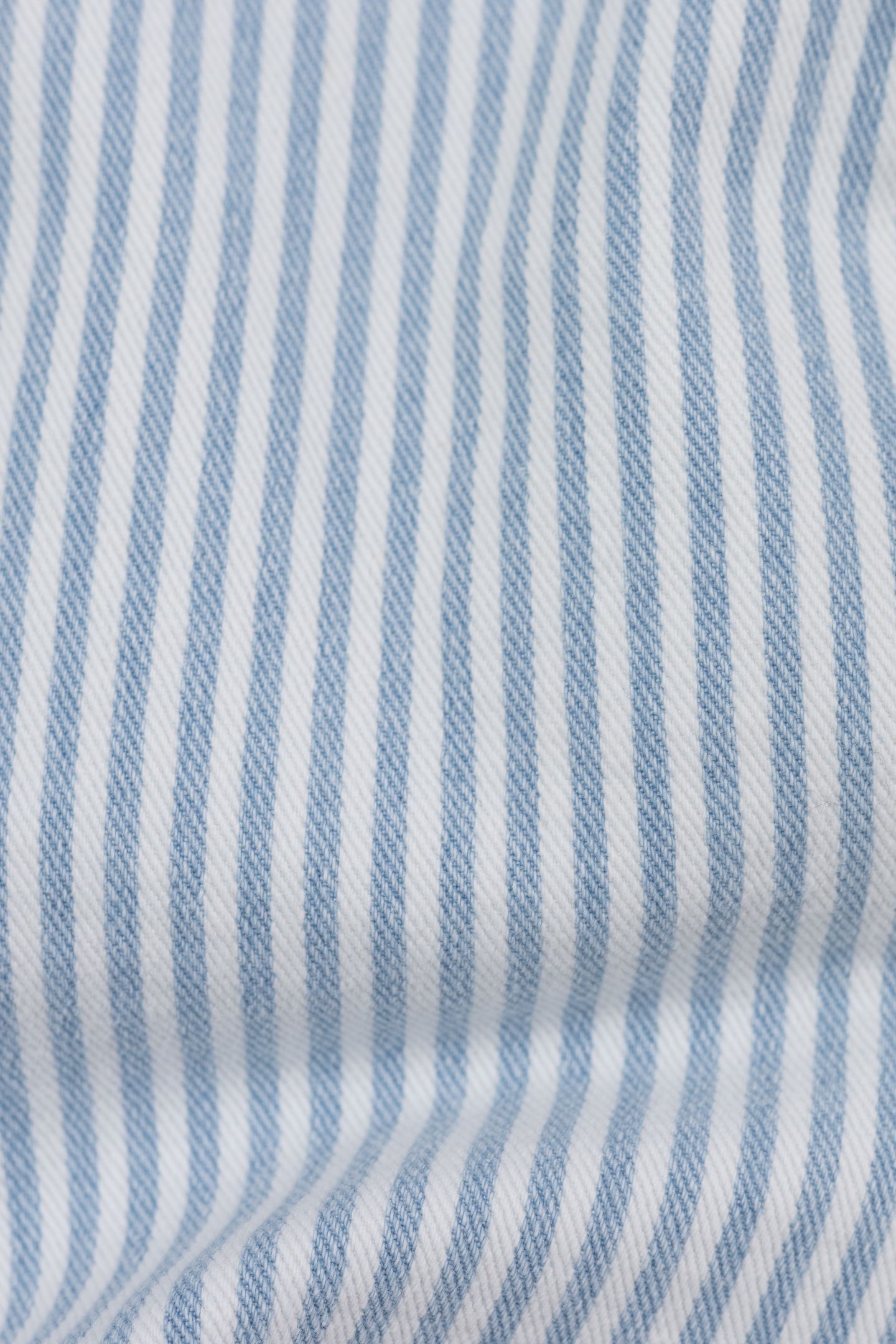 WHITE DENIM SHORTS WITH BLUE STRIPES 7