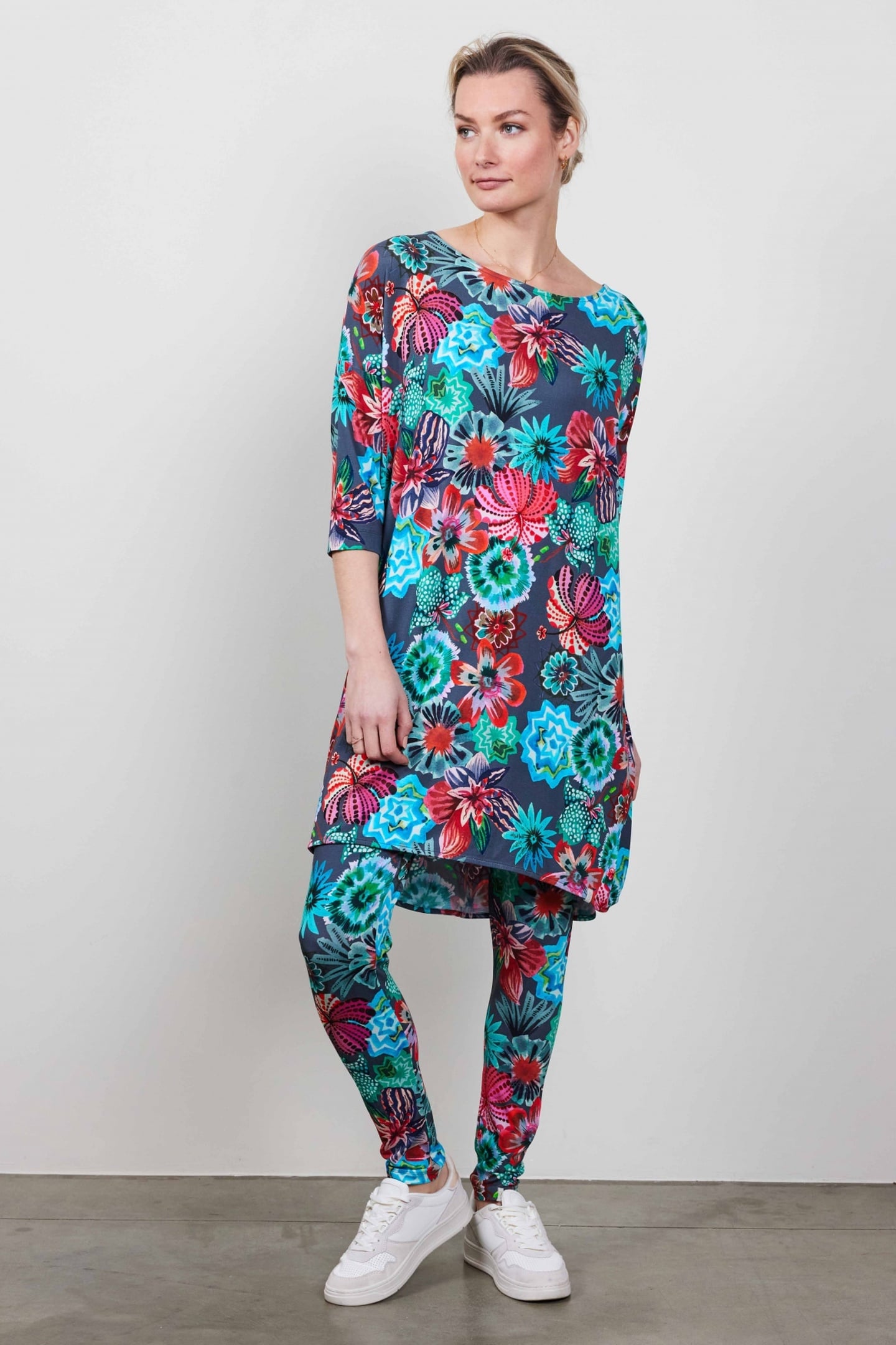 EASY LOOSE DRESS IN DARK SHADOW WITH FLORAL MEDLEY PRINT 1